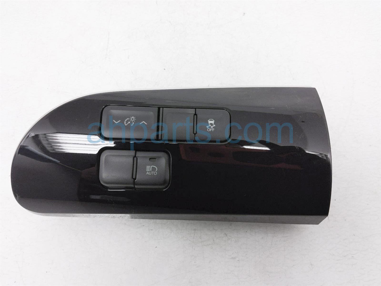 $25 Toyota LH ILLUMINATION TRACTION SWITCH ASSY $25 Toyota LH ILLUMINATION TRACTION SWITCH ASSY