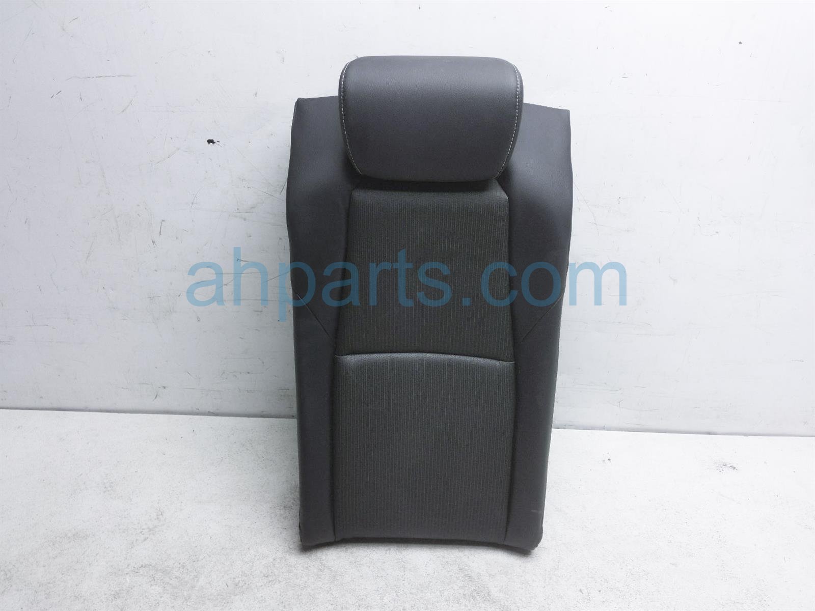 $60 Honda REAR SEAT TOP DRIVER - BLACK SPORT $60 Honda REAR SEAT TOP DRIVER - BLACK SPORT