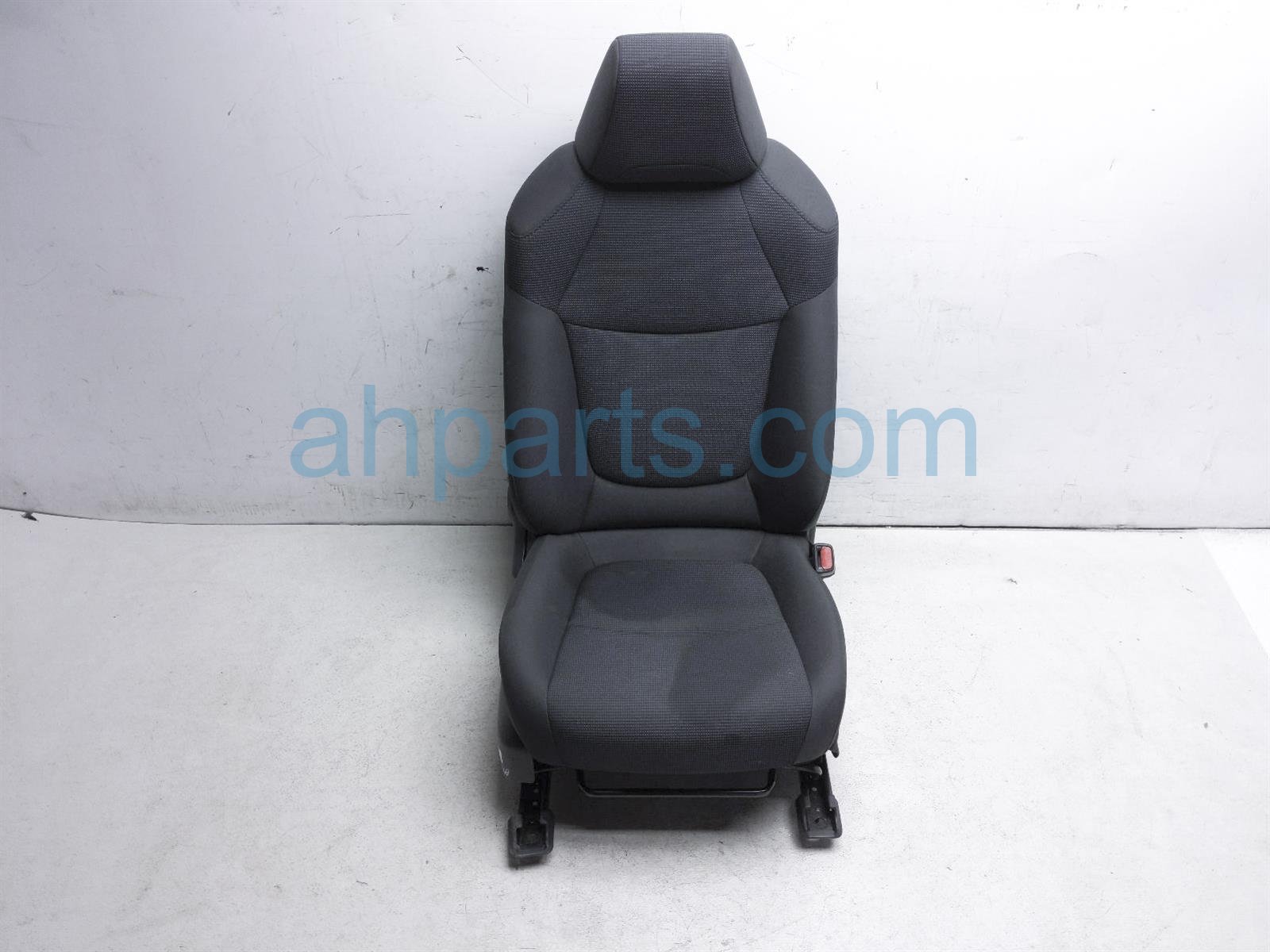 $199 Toyota FR/RH SEAT - BLACK - W/ AIRBAG -