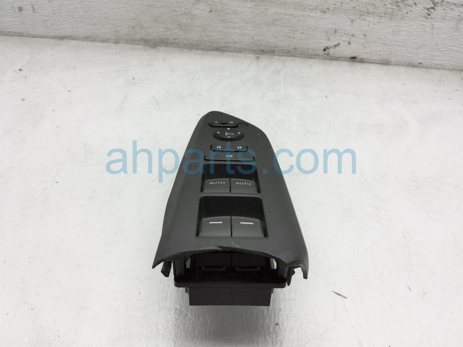 $29 Honda MASTER WINDOW CONTROL SWITCH $29 Honda MASTER WINDOW CONTROL SWITCH