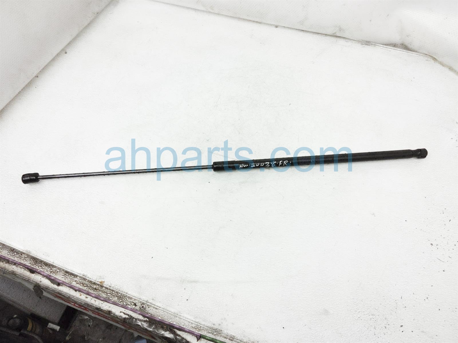 $30 Audi RH HOOD STRUT / SHOCK $30 Audi RH HOOD STRUT / SHOCK