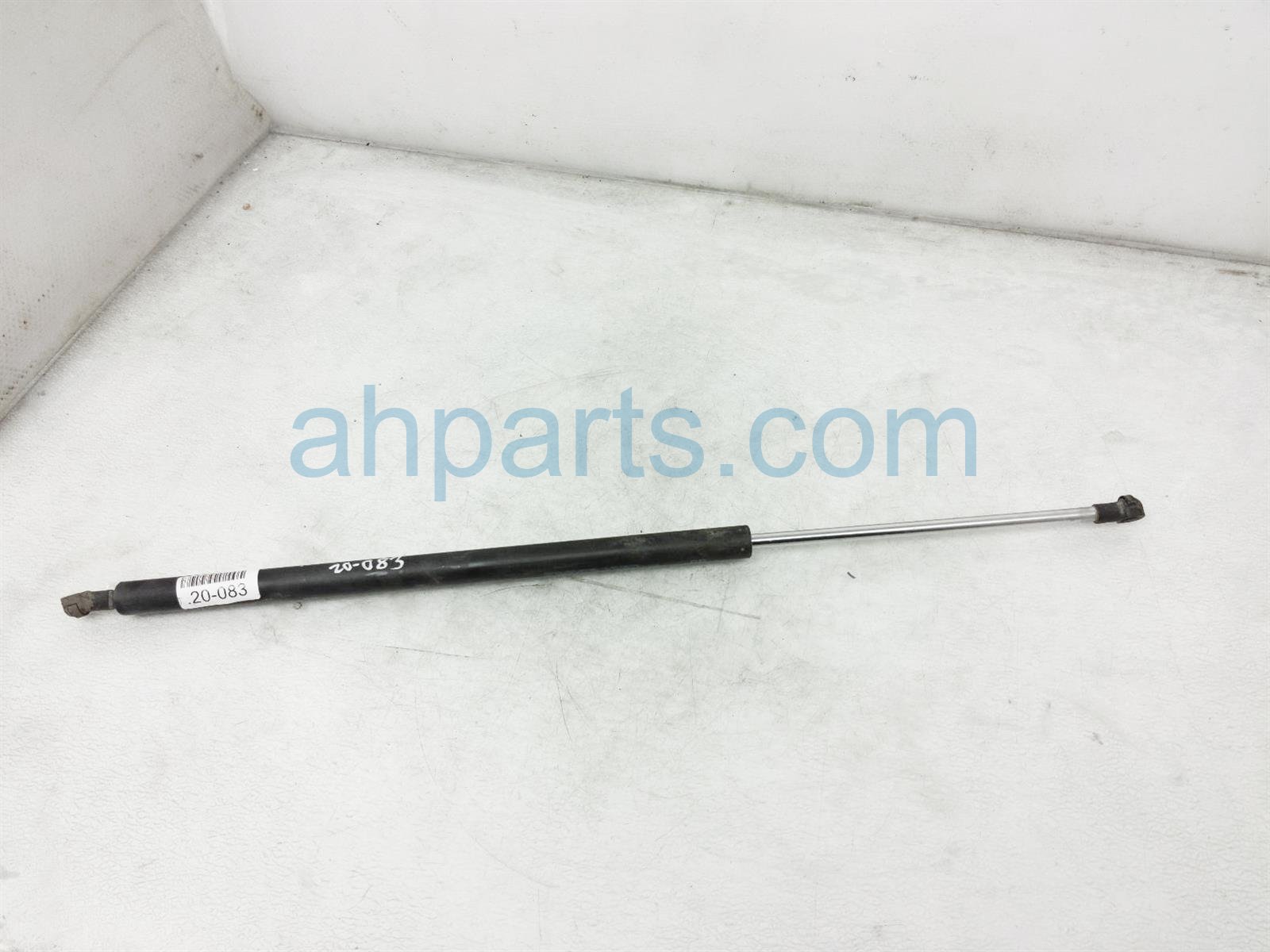 $15 Honda RH TAIL GATE STRUT $15 Honda RH TAIL GATE STRUT