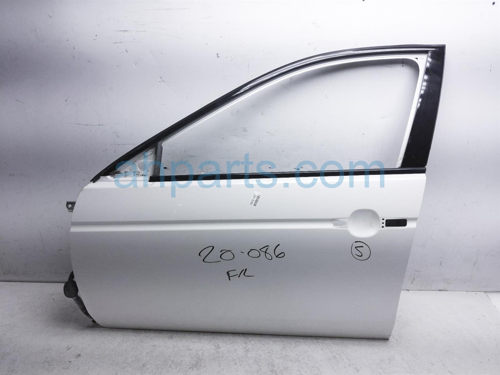 $199 Acura FR/LH DOOR - WHITE - SHELL ONLY