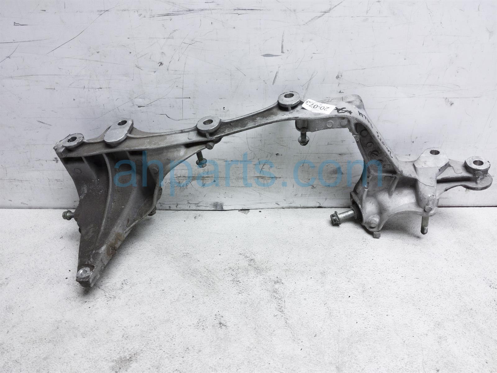 $125 Acura RR/LH BEAM BRACKET ASSY $125 Acura RR/LH BEAM BRACKET ASSY