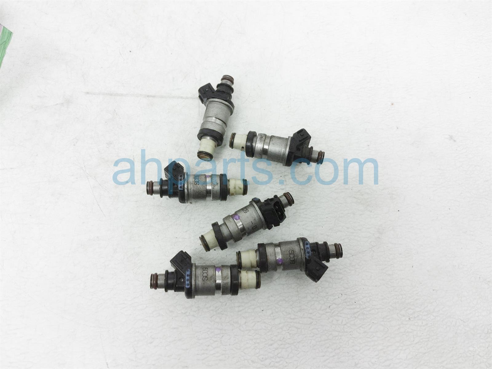 $300 Acura QTY 6 FUEL INJECTOR