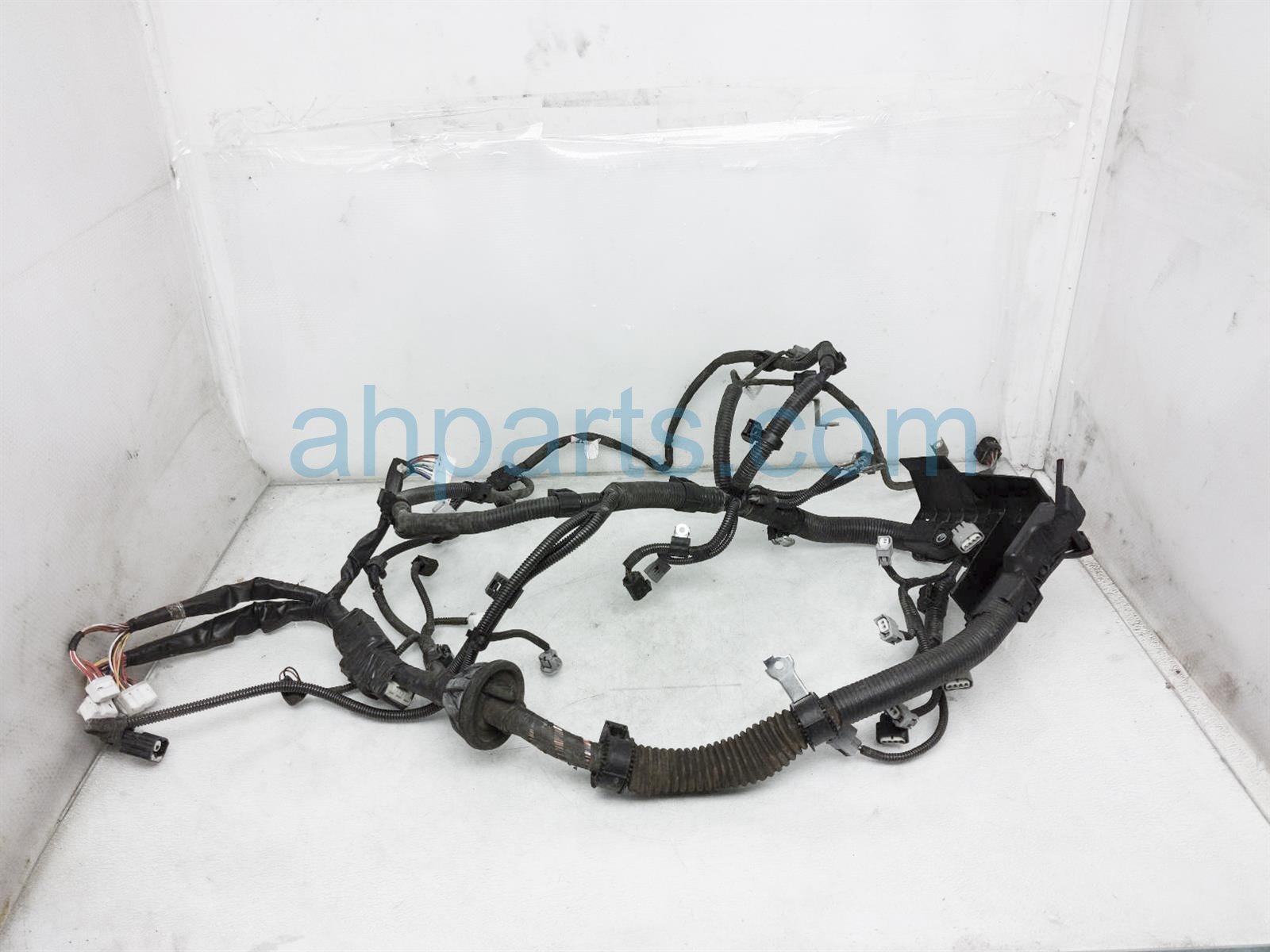 $99 Toyota MAIN ENGINE WIRE HARNESS - AT $99 Toyota MAIN ENGINE WIRE HARNESS - AT