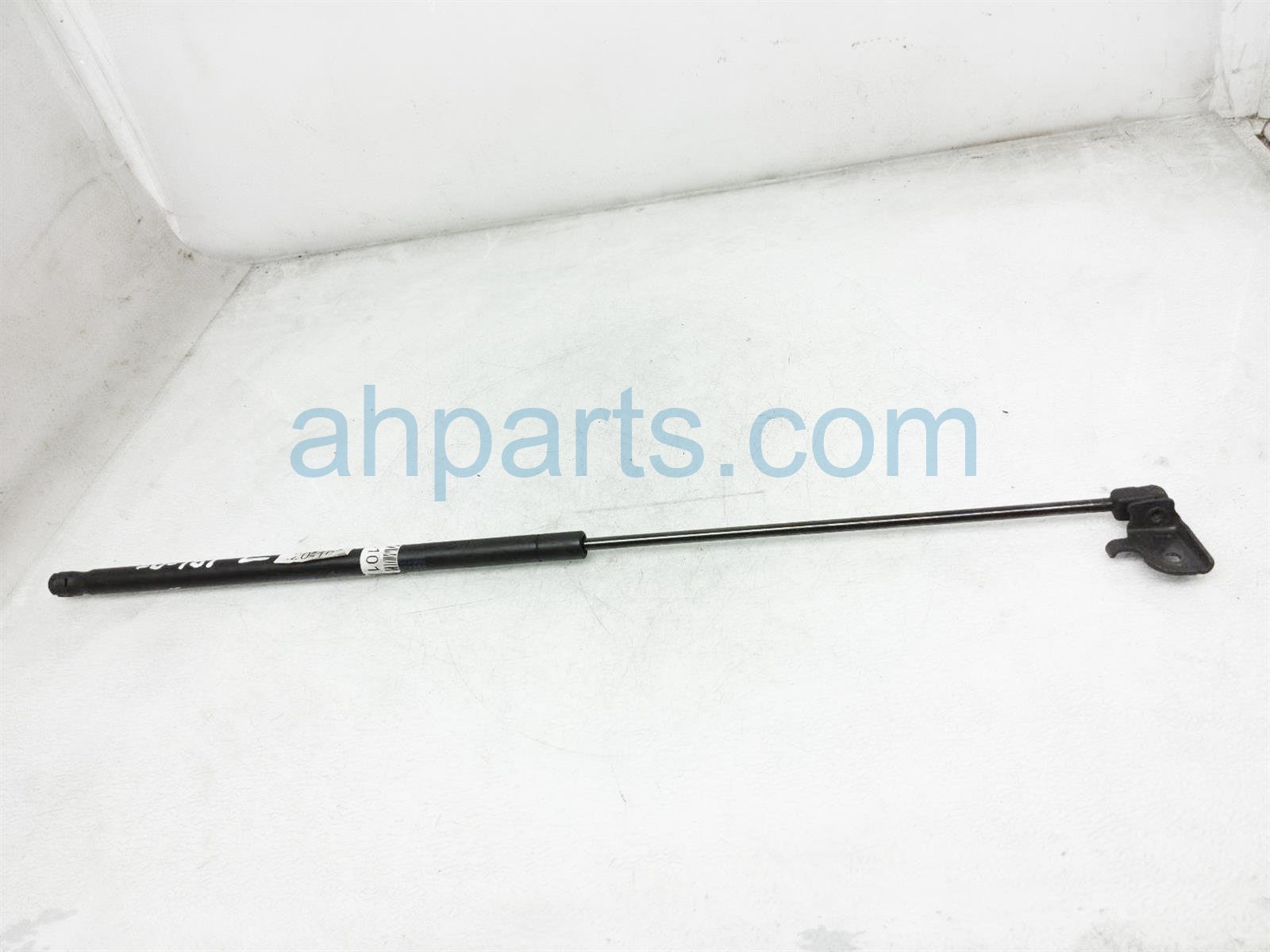 $25 Lexus LH HOOD LIFT STRUT $25 Lexus LH HOOD LIFT STRUT