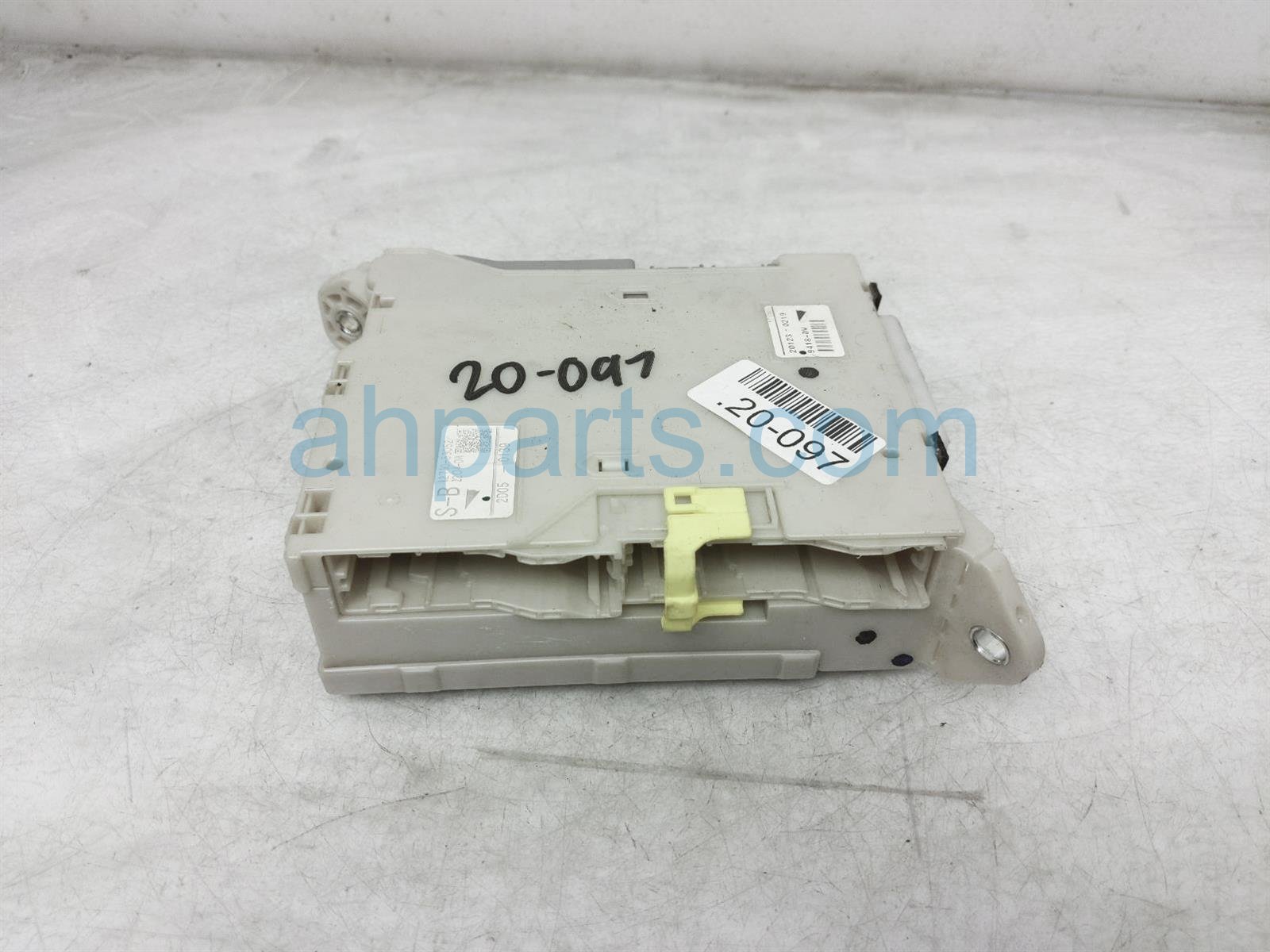 $50 Lexus LH FUSE BOX JUNCTION BLOCK ASSY $50 Lexus LH FUSE BOX JUNCTION BLOCK ASSY