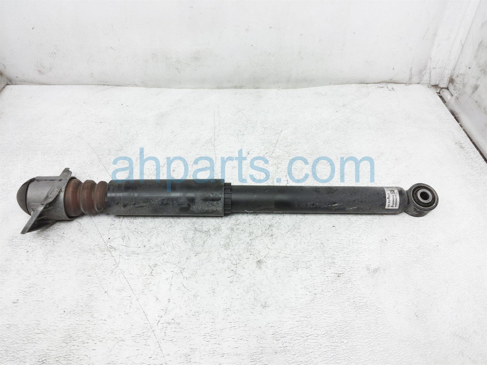 $65 Volkswagen RR/LH SHOCK STRUT $65 Volkswagen RR/LH SHOCK STRUT