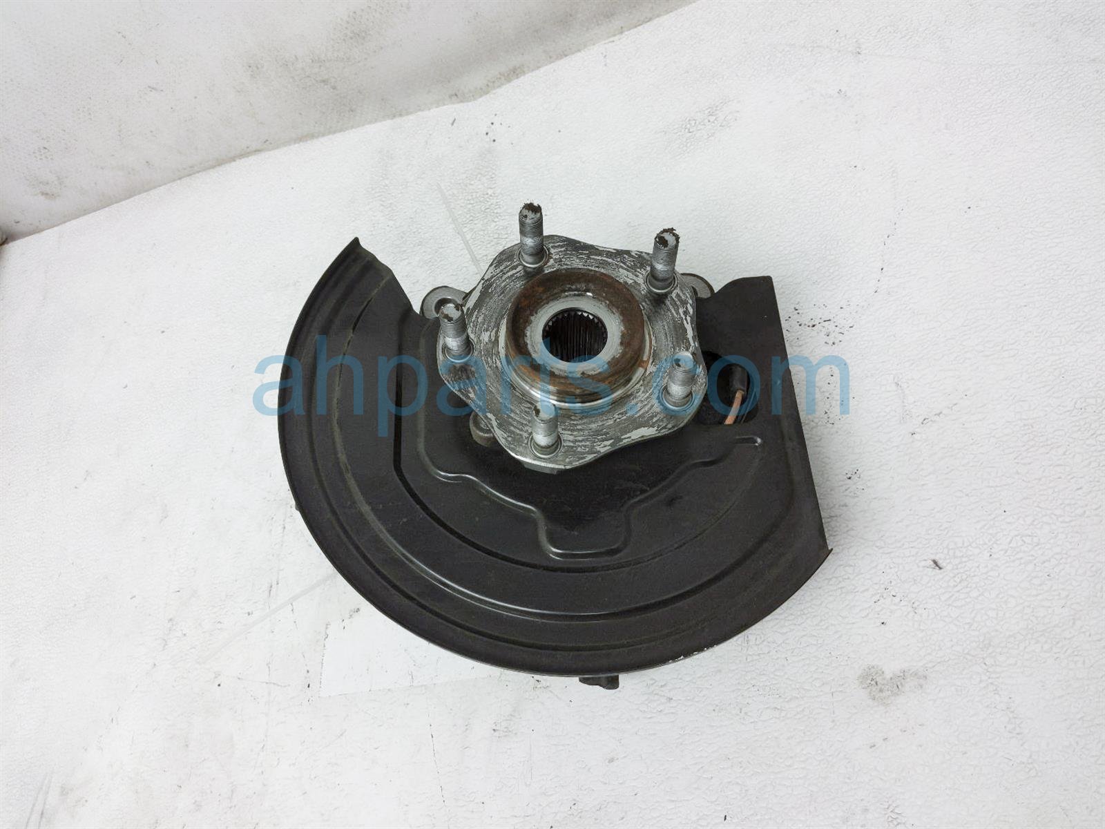 $50 Nissan FR/RH SPINDLE KNUCKLE HUB $50 Nissan FR/RH SPINDLE KNUCKLE HUB