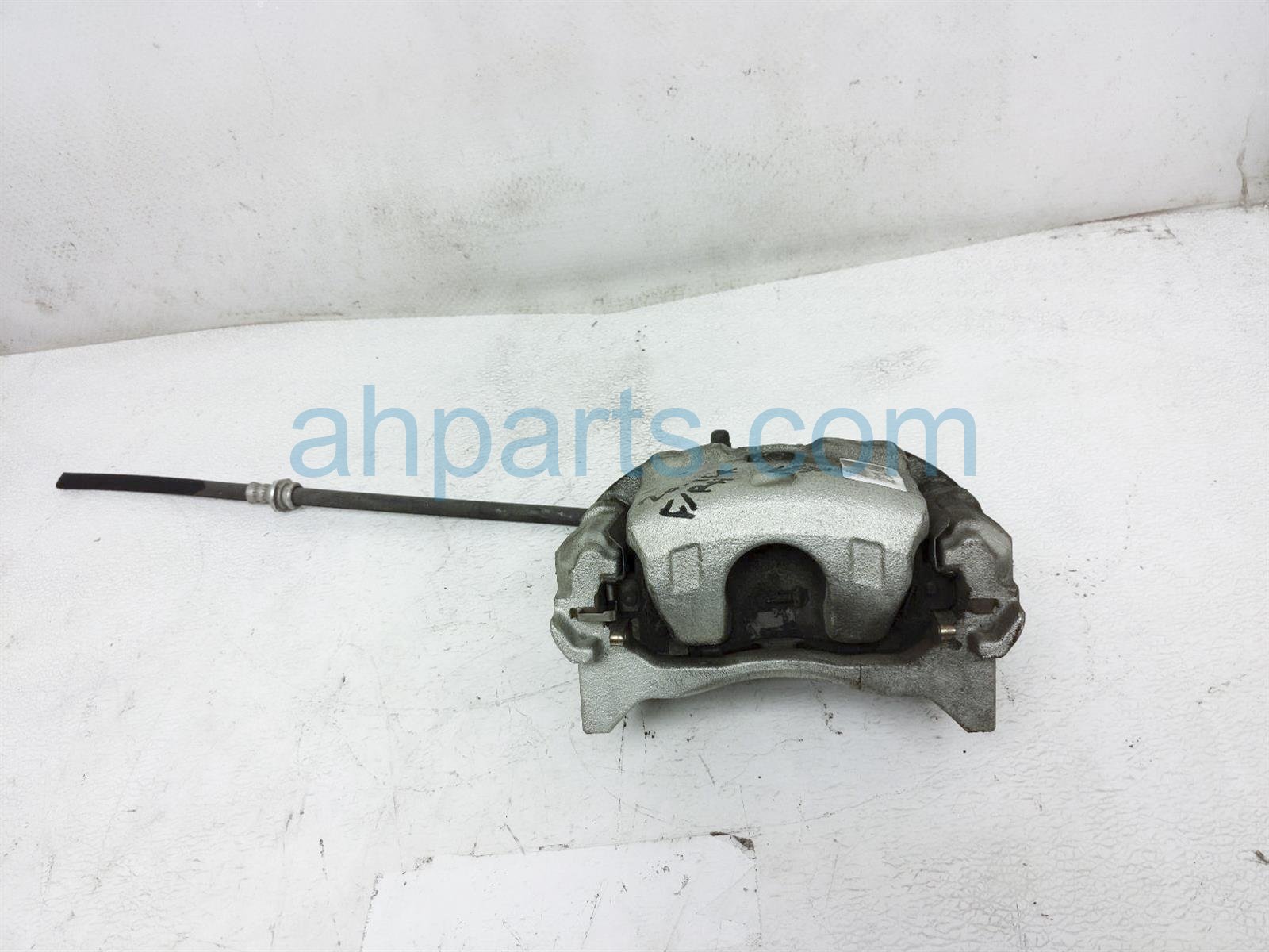 $23 Nissan FR/RH BRAKE CALIPER $23 Nissan FR/RH BRAKE CALIPER