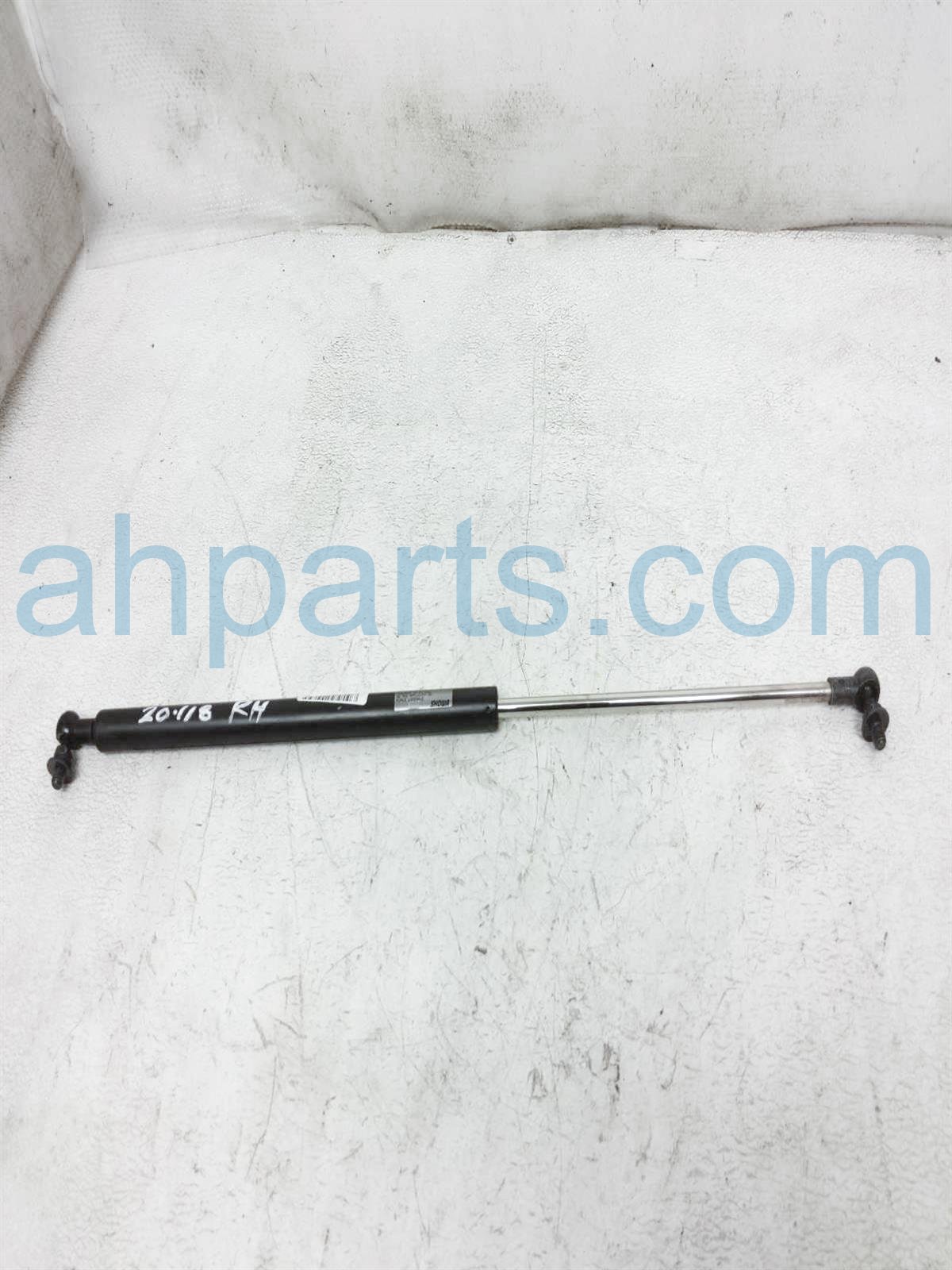 $20 Subaru RH TAILGATE STRUT $20 Subaru RH TAILGATE STRUT