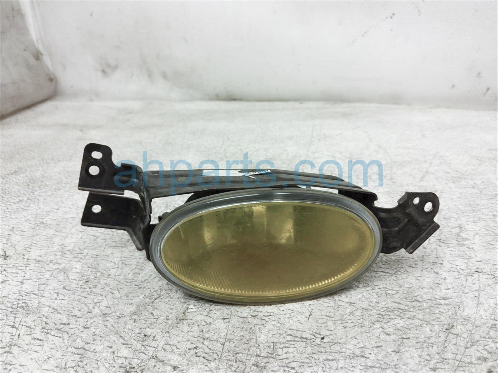 $95 Honda RH FOG LAMP / LIGHT - YELLOW TINT $95 Honda RH FOG LAMP / LIGHT - YELLOW TINT