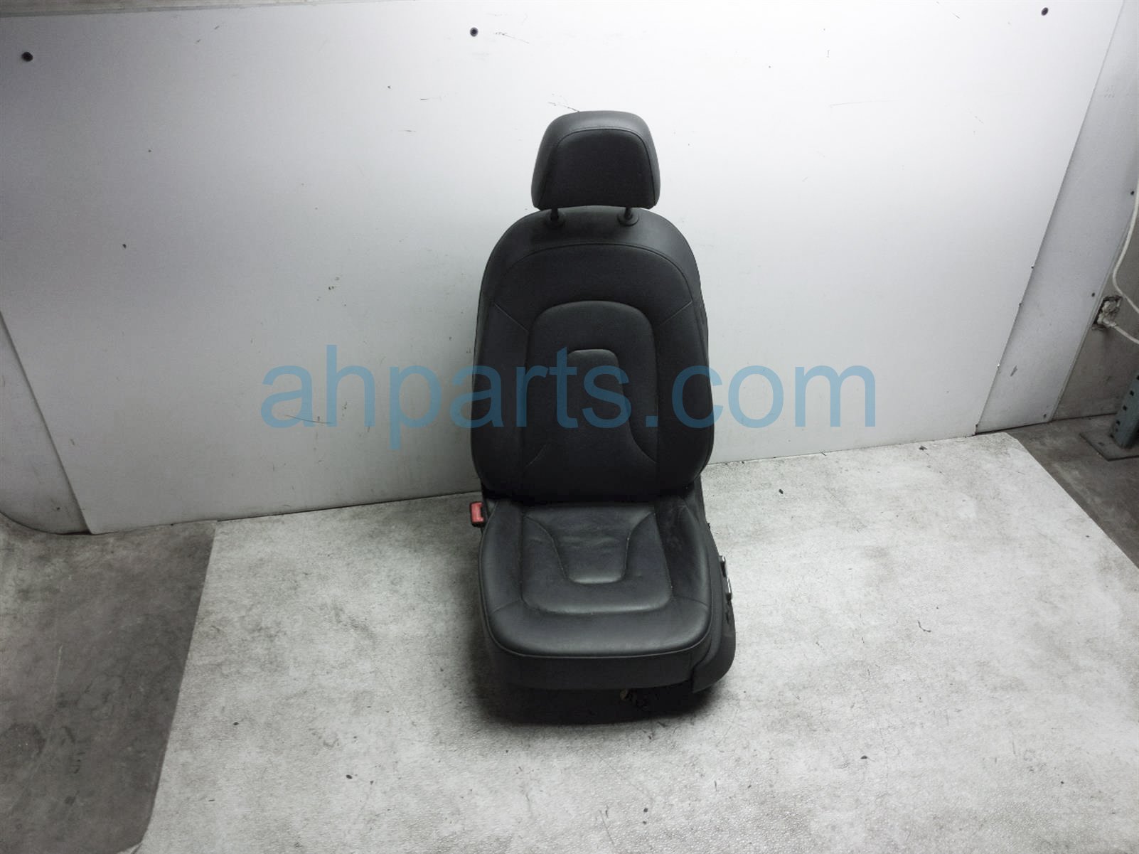 $150 Audi FR/LH SEAT - BLACK - W/ AIRBAG $150 Audi FR/LH SEAT - BLACK - W/ AIRBAG