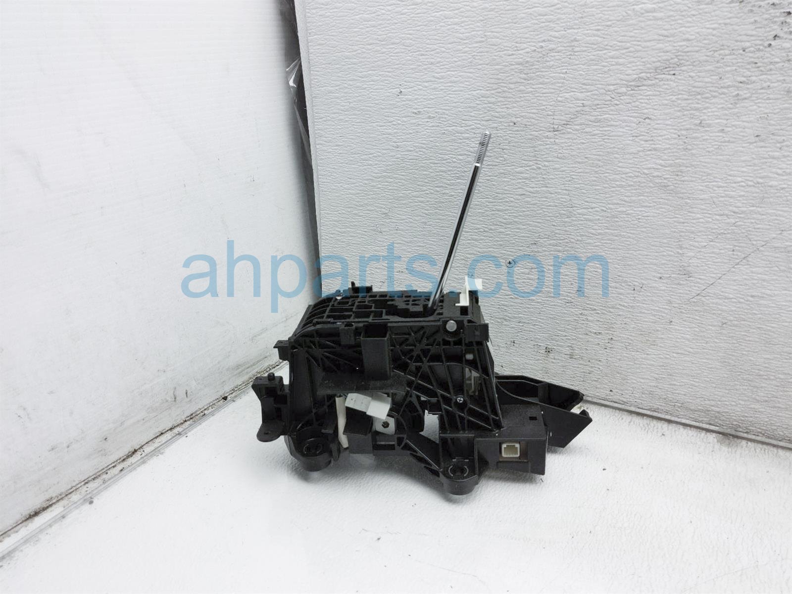 $30 Toyota SHIFTER SELECT LEVER ASSY $30 Toyota SHIFTER SELECT LEVER ASSY