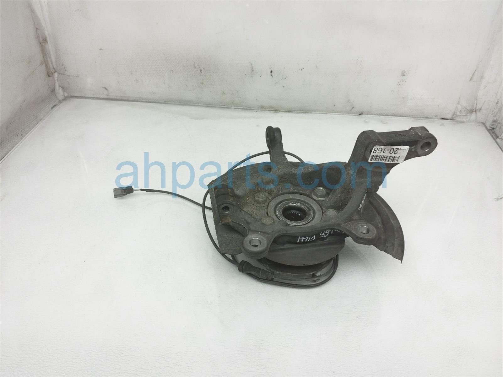 $40 Nissan FR/LH SPINDLE KNUCKLE HUB $40 Nissan FR/LH SPINDLE KNUCKLE HUB