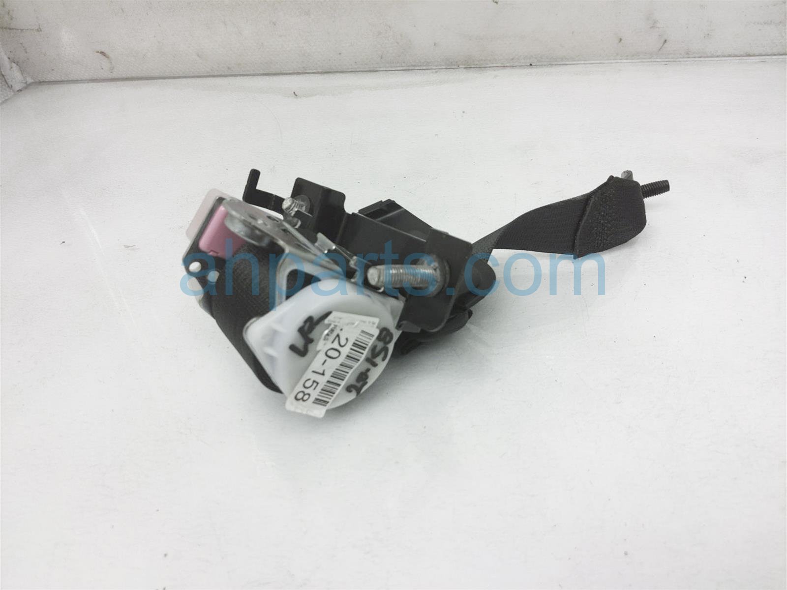 $29 Ford RR/LH SEAT BELT - BLACK