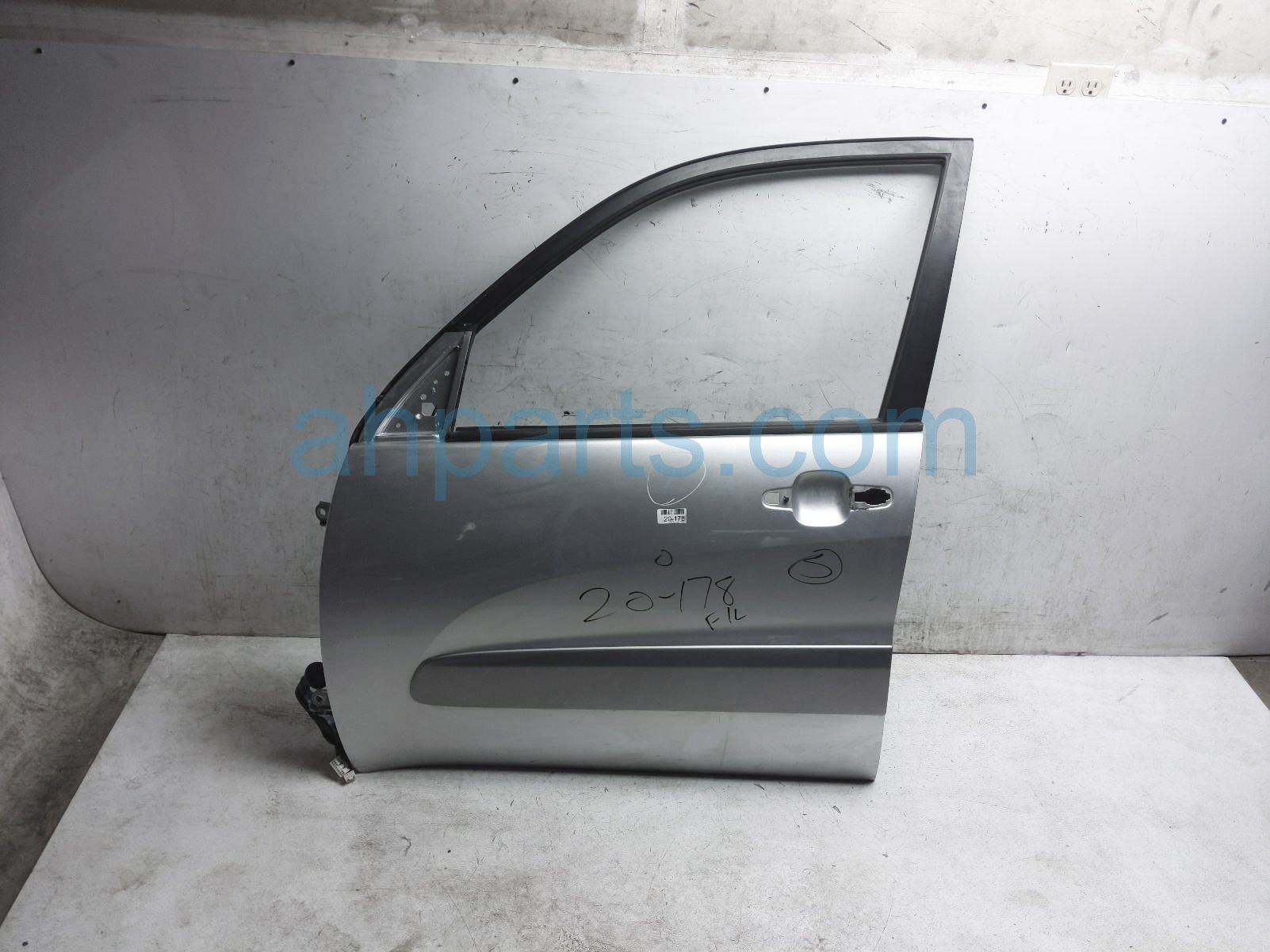 $129 Toyota FR/LH DOOR - SILVER - SHELL ONLY $129 Toyota FR/LH DOOR - SILVER - SHELL ONLY