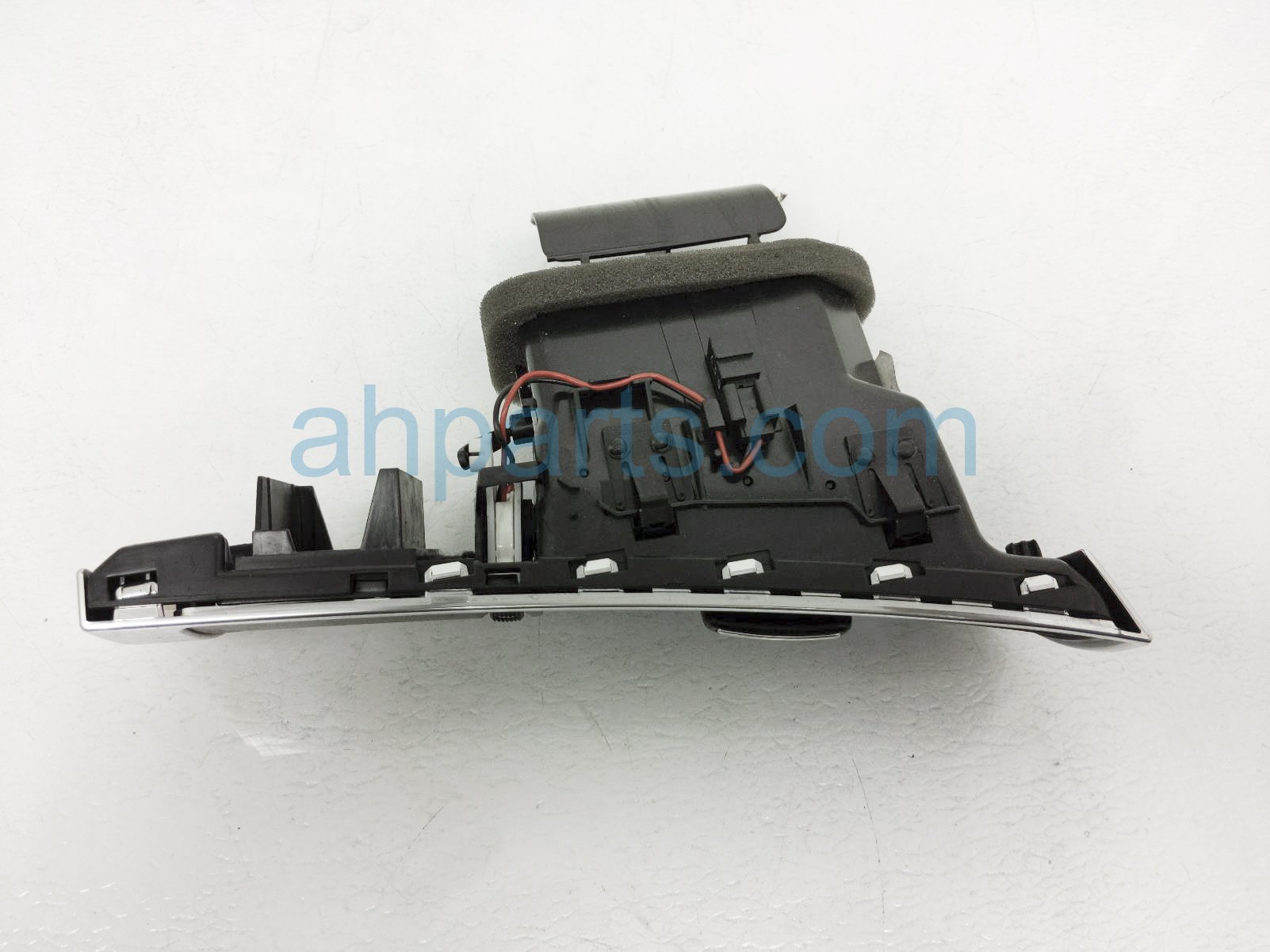$20 Audi DRIVER SIDE AC VENT CENTER $20 Audi DRIVER SIDE AC VENT CENTER