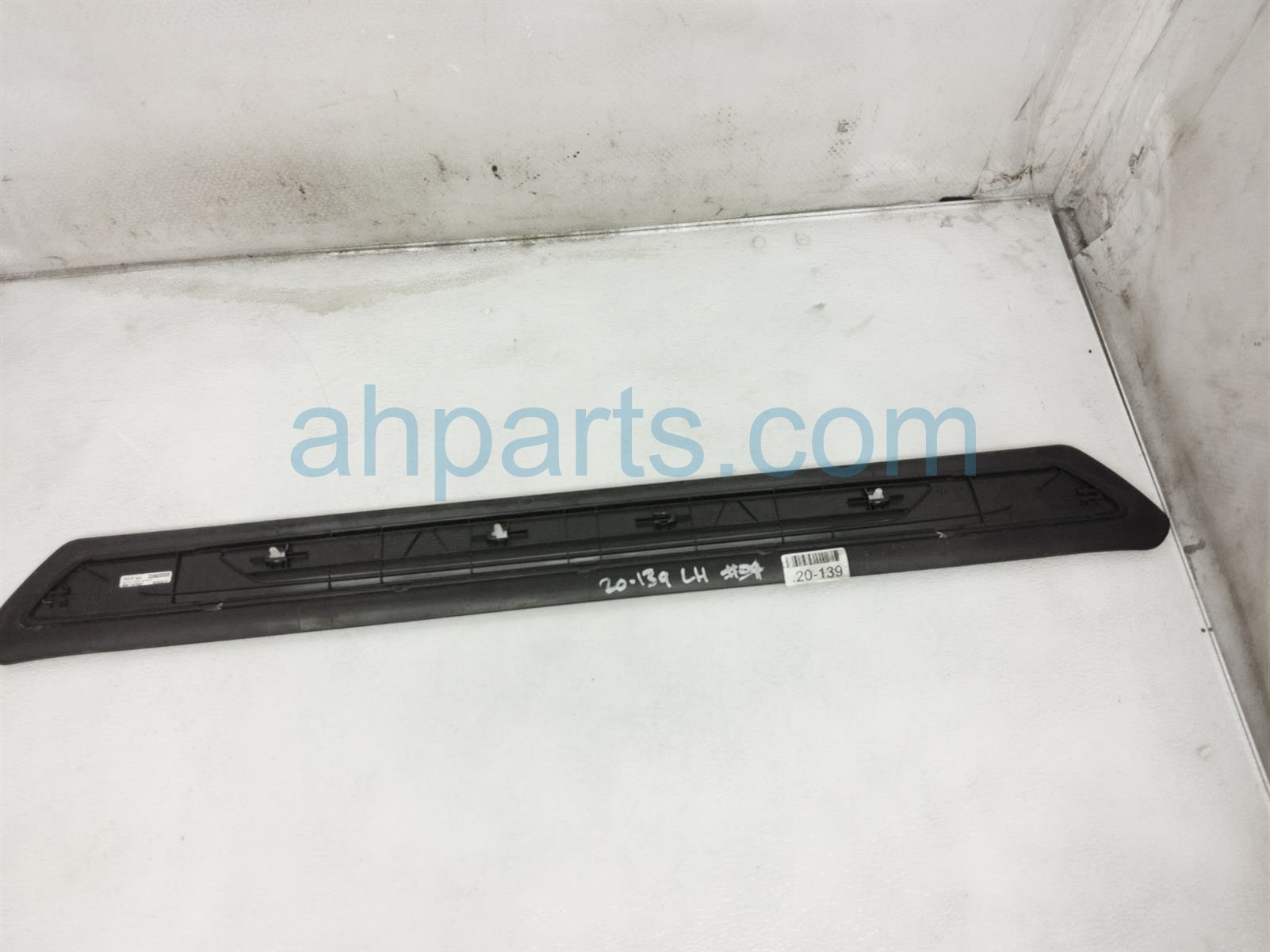 $50 BMW LH KICK PANEL DOOR SKID PLATE MSPORT