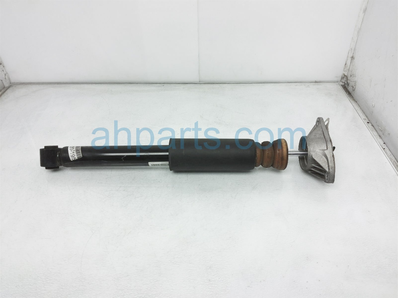 $40 BMW RR/LH SHOCK ABSORBER $40 BMW RR/LH SHOCK ABSORBER