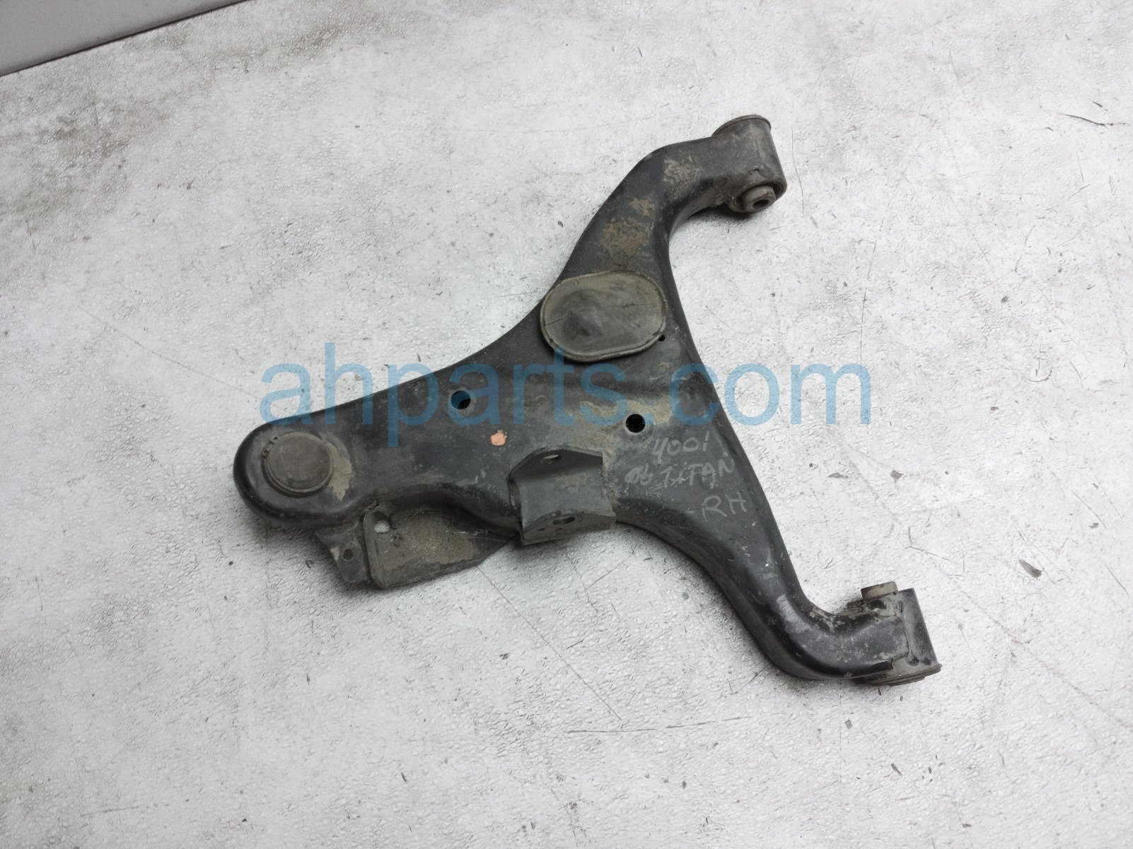 $75 Nissan FR/RH LOWER CONTROL ARM $75 Nissan FR/RH LOWER CONTROL ARM