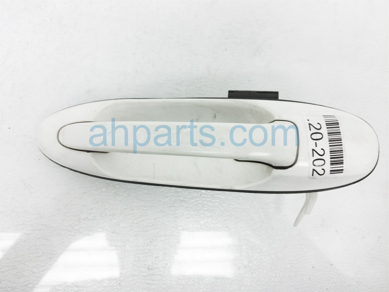 $35 Toyota RR/LH OUTSIDE DOOR HANDLE - WHITE
