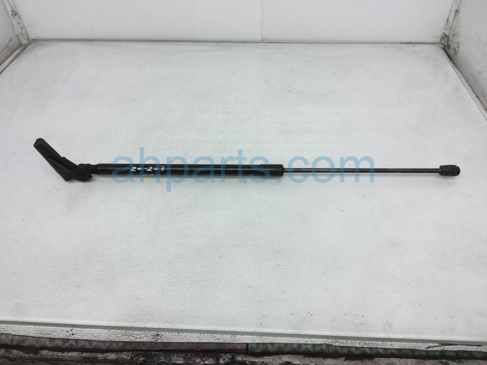 $9 Ford RH TAIL GATE LIFT STRUT $9 Ford RH TAIL GATE LIFT STRUT