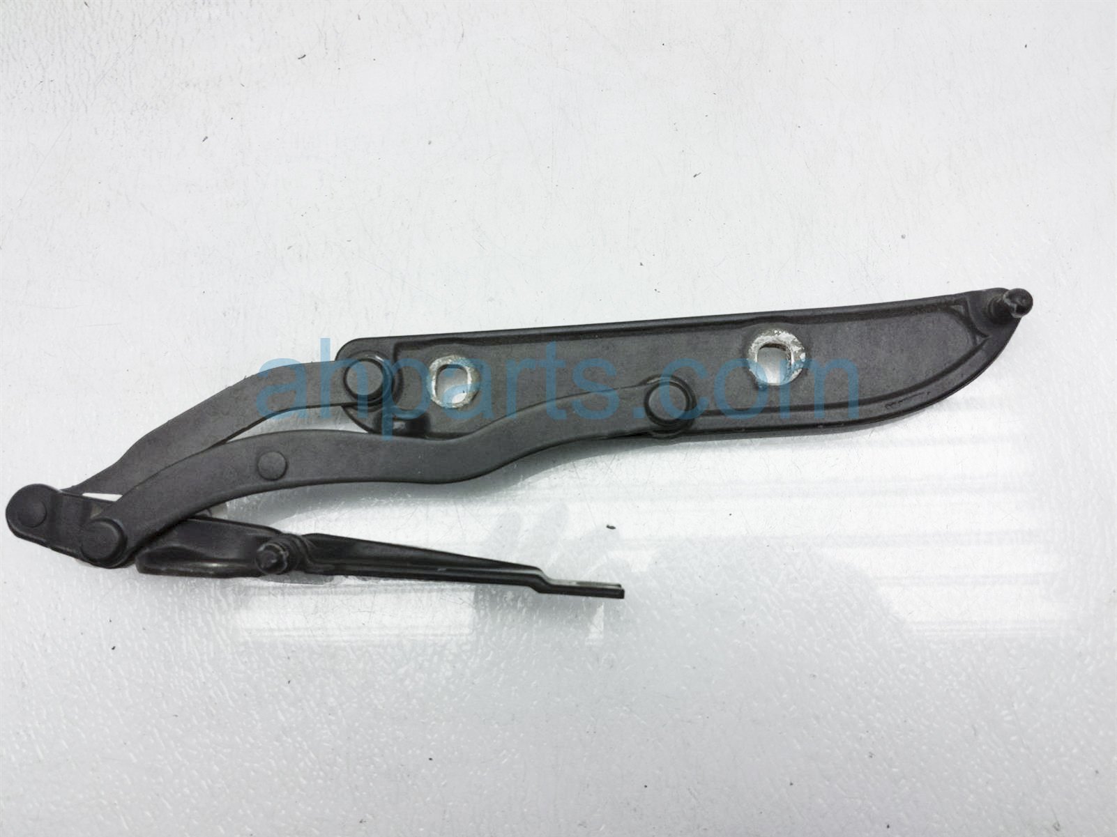 $18 BMW LH TRUNK HINGE $18 BMW LH TRUNK HINGE
