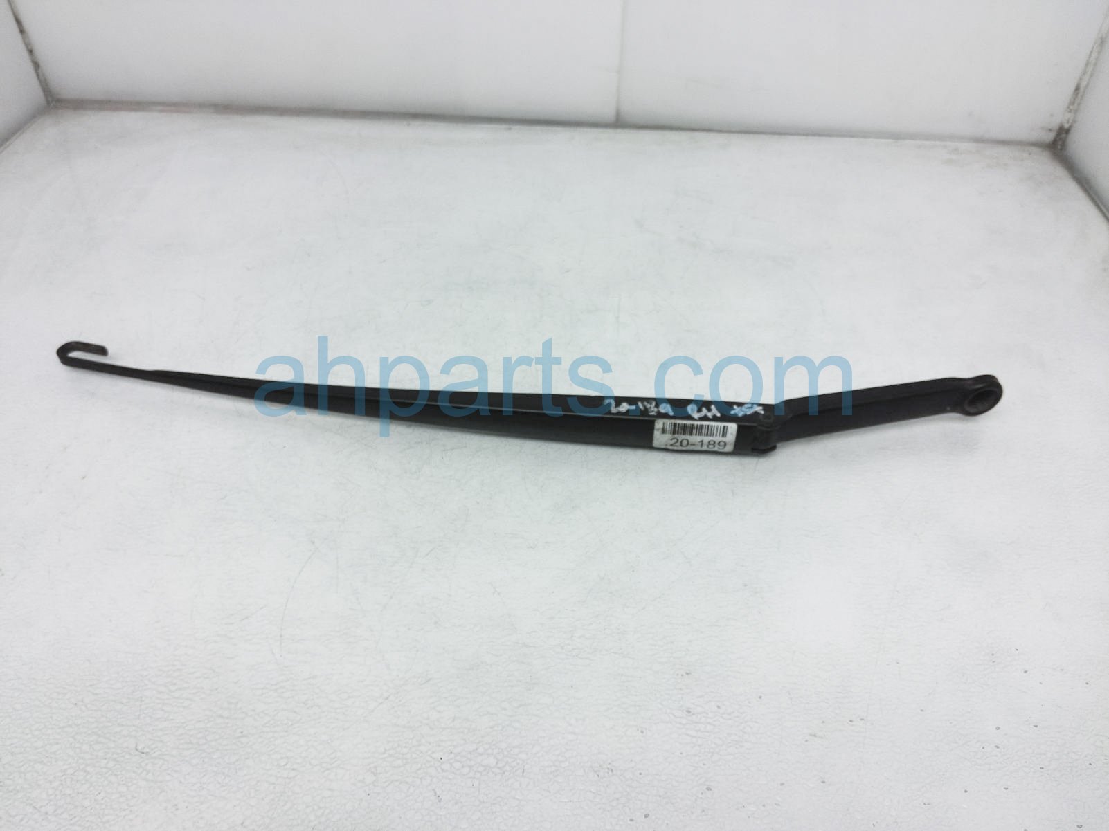 $19 BMW RH WIPER ARM $19 BMW RH WIPER ARM