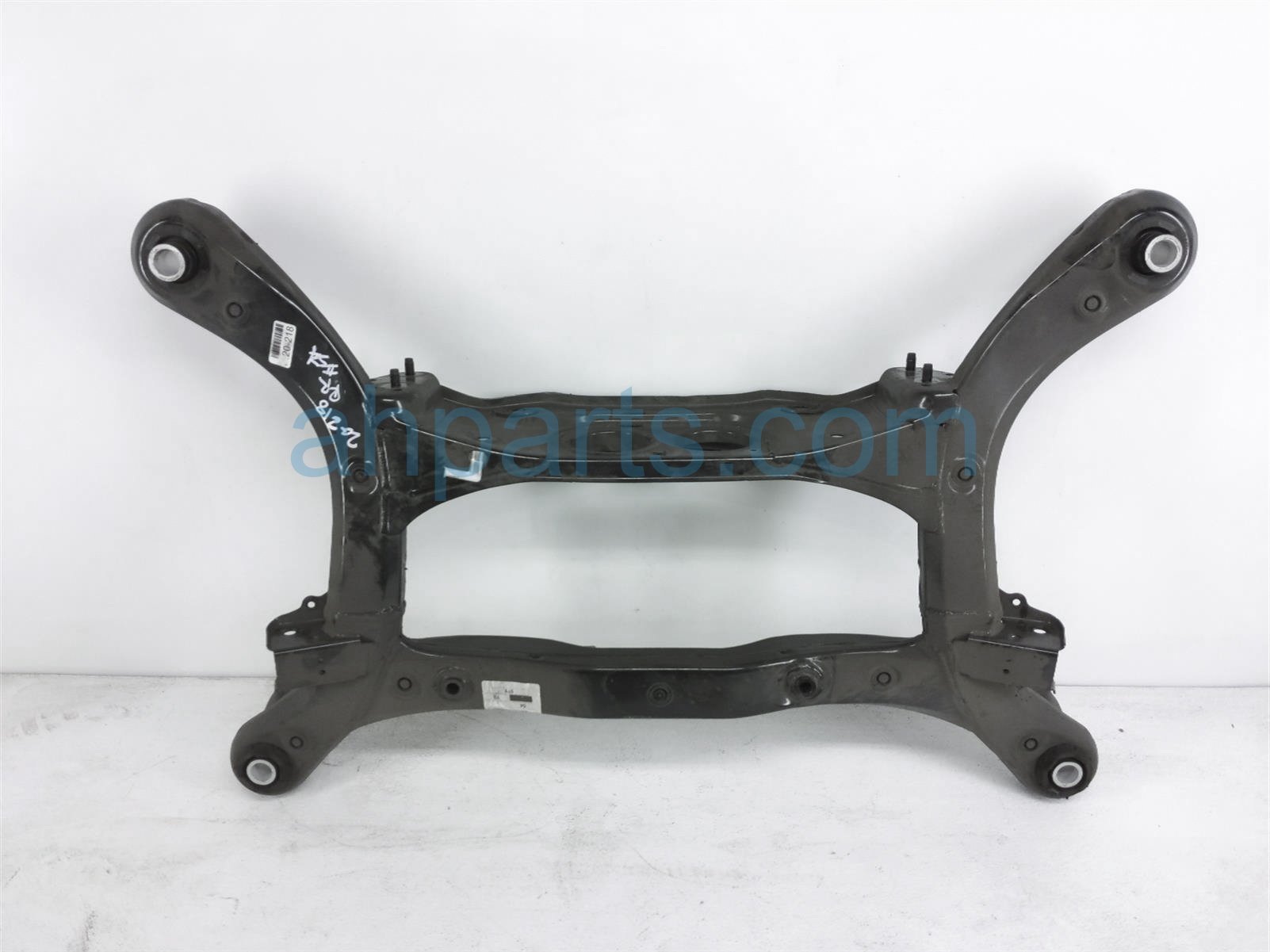 $125 Lexus REAR SUB FRAME / CRADLE $125 Lexus REAR SUB FRAME / CRADLE