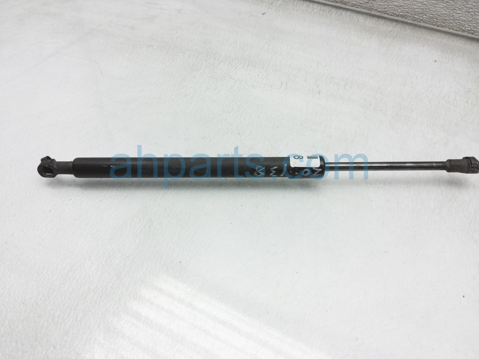 $10 BMW LH TRUNK SHOCK $10 BMW LH TRUNK SHOCK