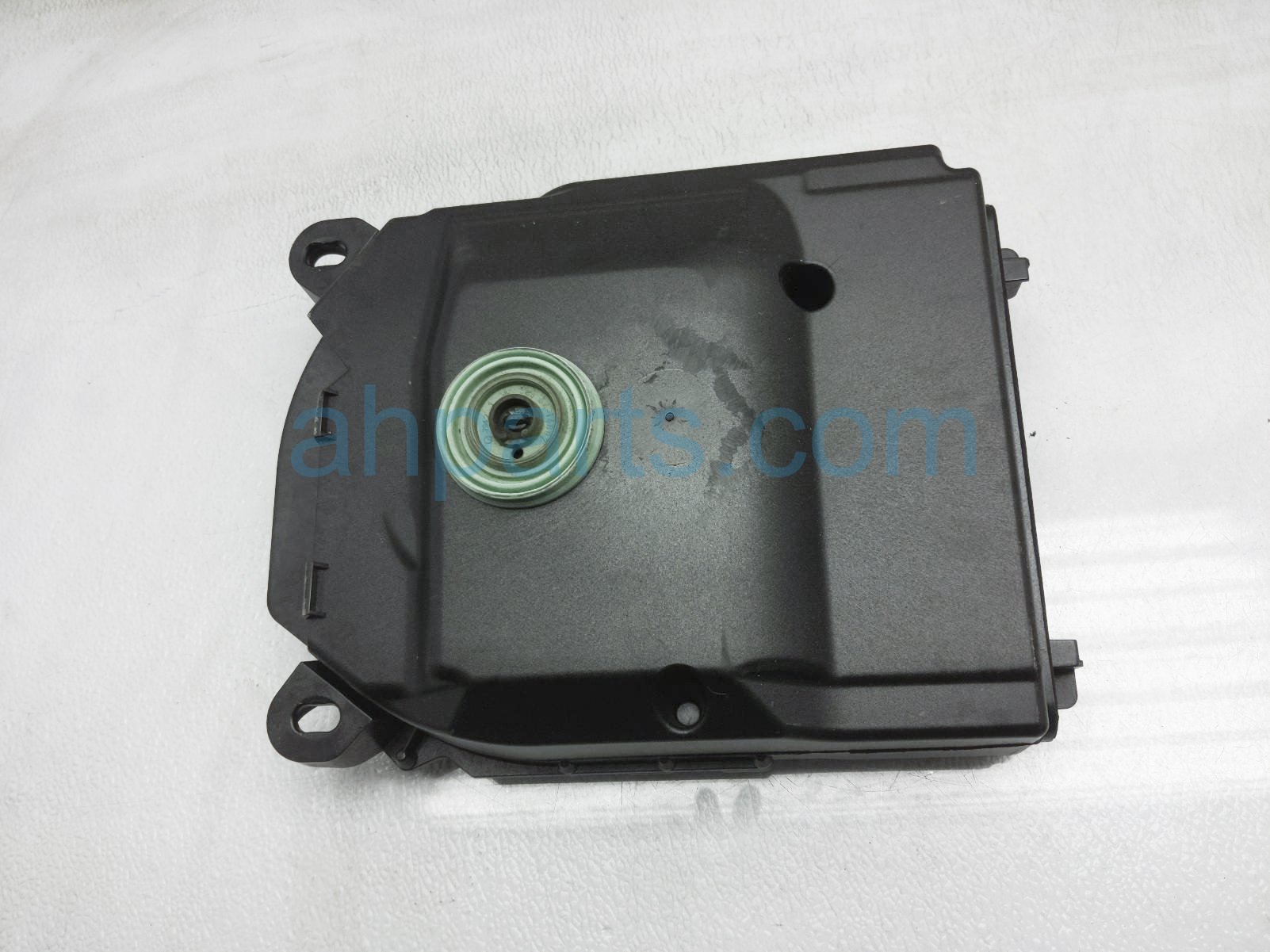 $30 BMW LH SUBWOOFER ASSY (HARMAN KARDON)