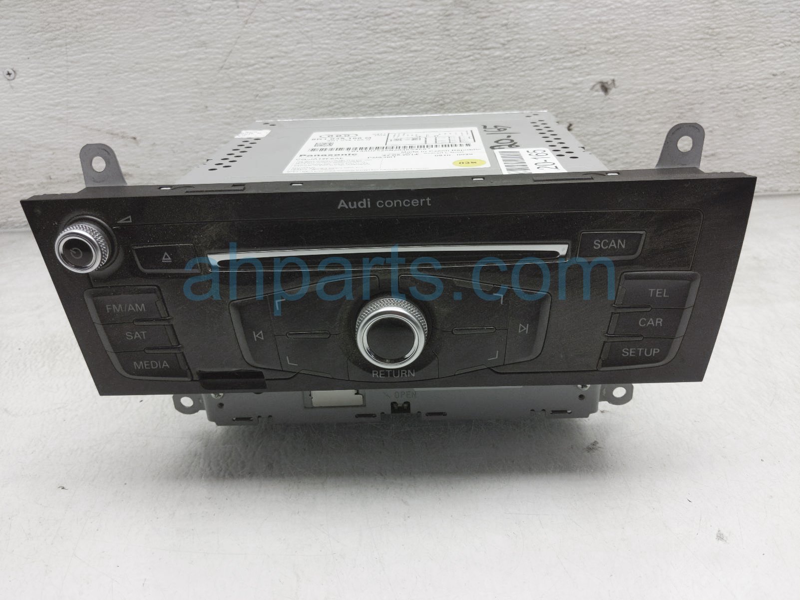 $79 Audi RADIO RECEIVER ASSY W/ BUTTONS $79 Audi RADIO RECEIVER ASSY W/ BUTTONS