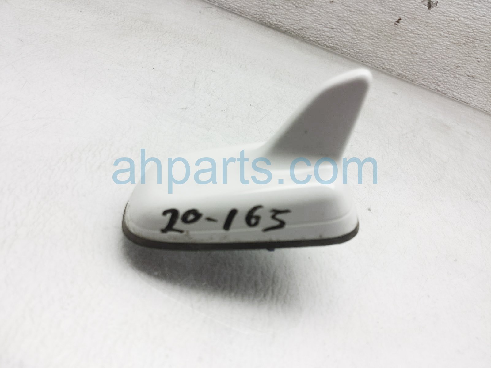 $49 Audi ROOF ANTENNA ASSY - WHITE $49 Audi ROOF ANTENNA ASSY - WHITE