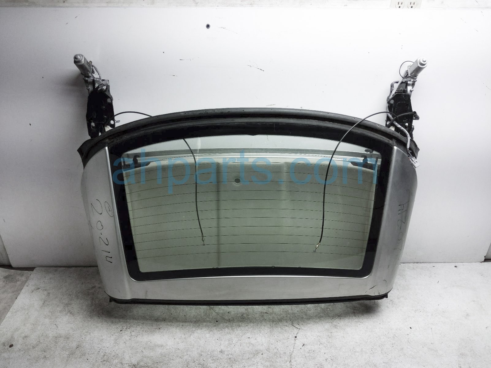 $299 Lexus ROOF PANEL & BACK GLASS ASSY -SILVER $299 Lexus ROOF PANEL & BACK GLASS ASSY -SILVER