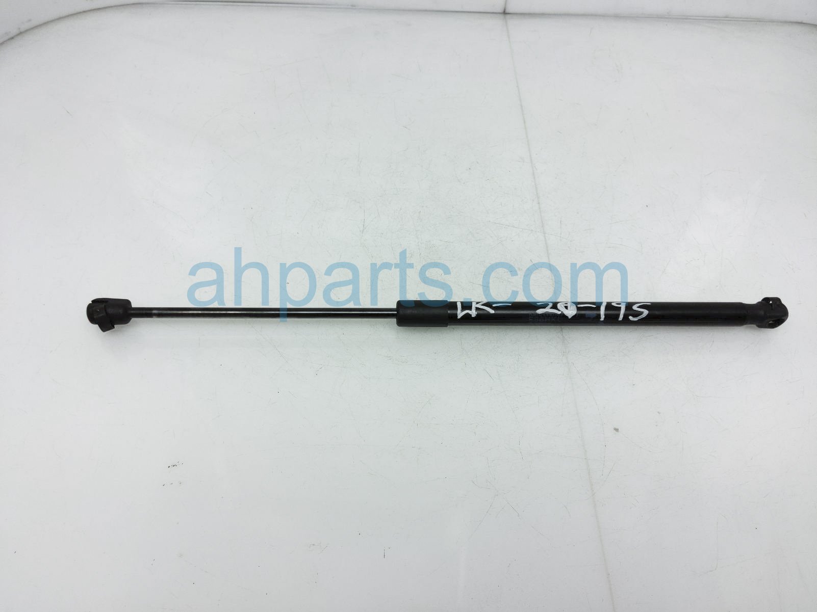 $15 BMW RR/LH LIFT CYLINDER $15 BMW RR/LH LIFT CYLINDER