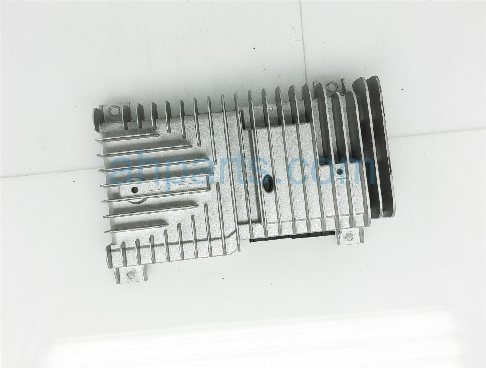 $75 Infiniti BOSE AUDIO AMPLIFIER $75 Infiniti BOSE AUDIO AMPLIFIER