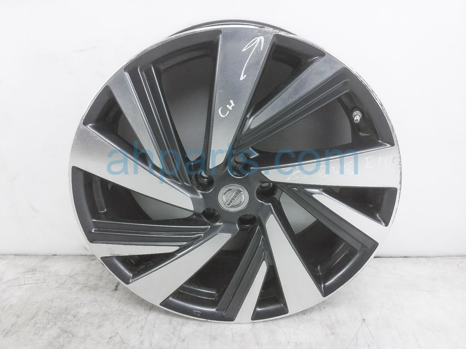 $149 Nissan RR/RH WHEEL / RIM - CURB RASH $149 Nissan RR/RH WHEEL / RIM - CURB RASH