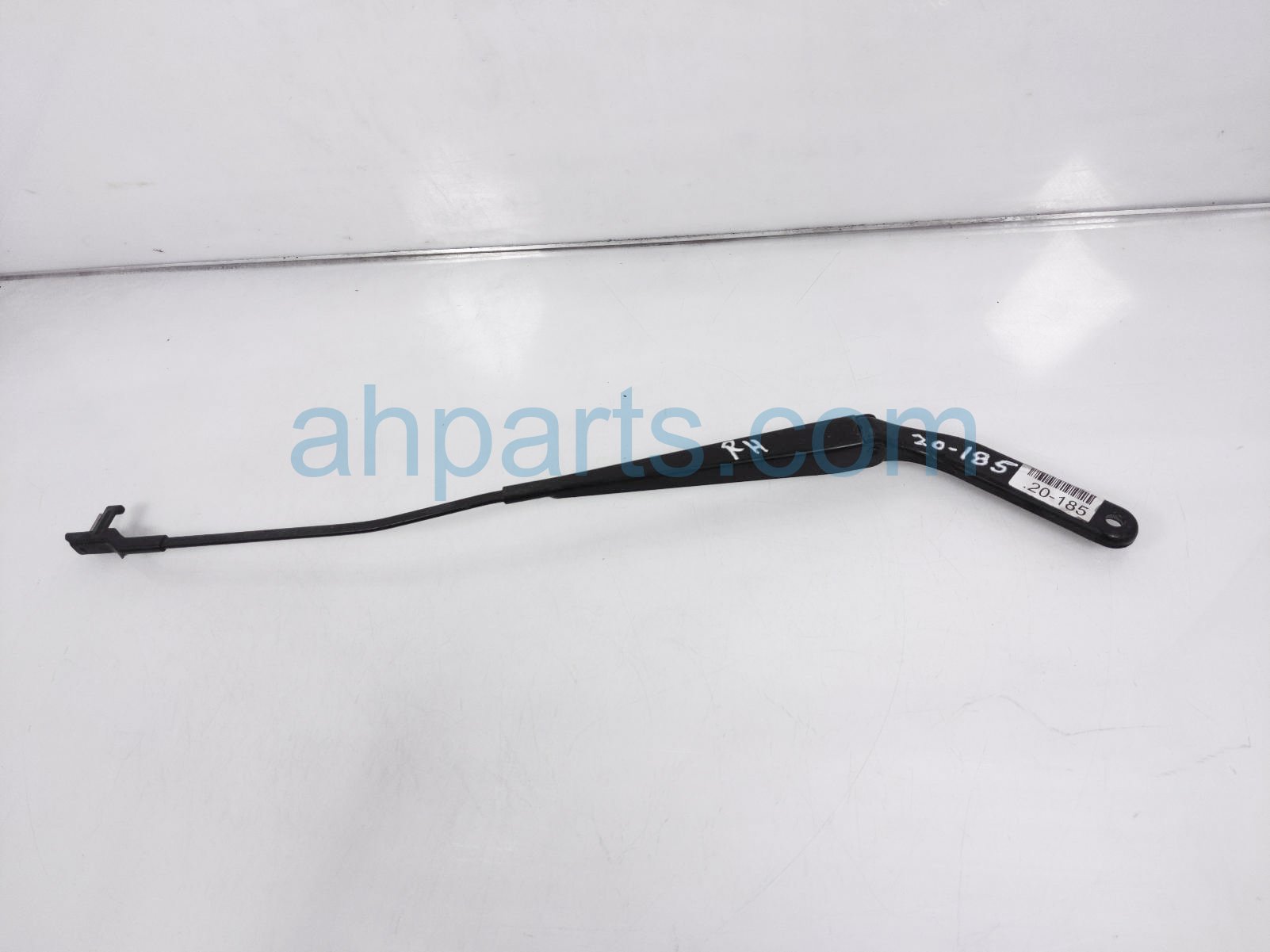 $19 BMW RH WINDSHIELD WIPER ARM $19 BMW RH WINDSHIELD WIPER ARM