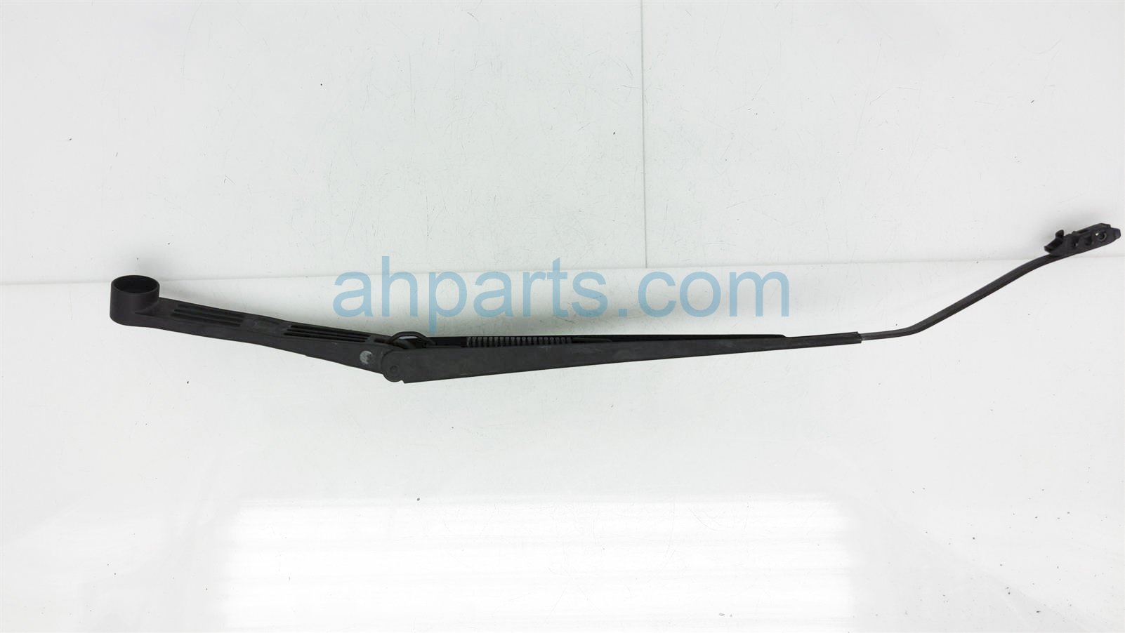 $18 Subaru RH WINDSHIELD WIPER ARM $18 Subaru RH WINDSHIELD WIPER ARM