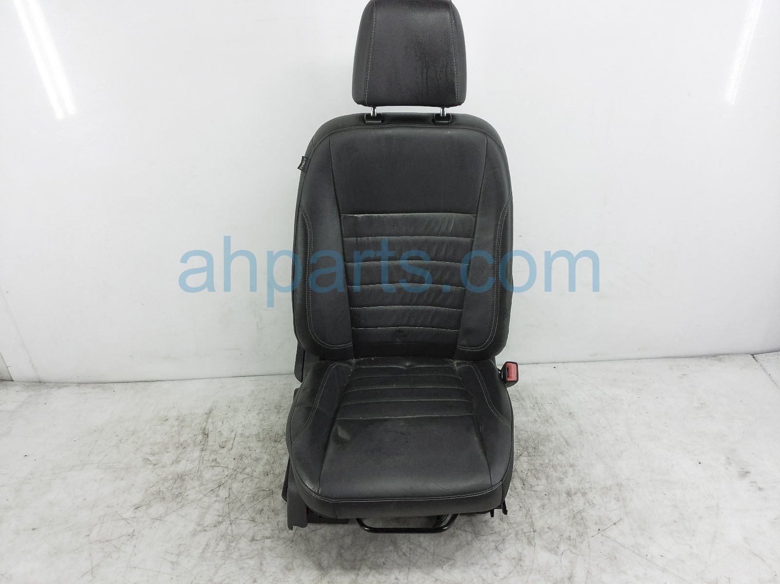 $119 Ford FR/RH SEAT - BLACK - W/ AIRBAG $119 Ford FR/RH SEAT - BLACK - W/ AIRBAG