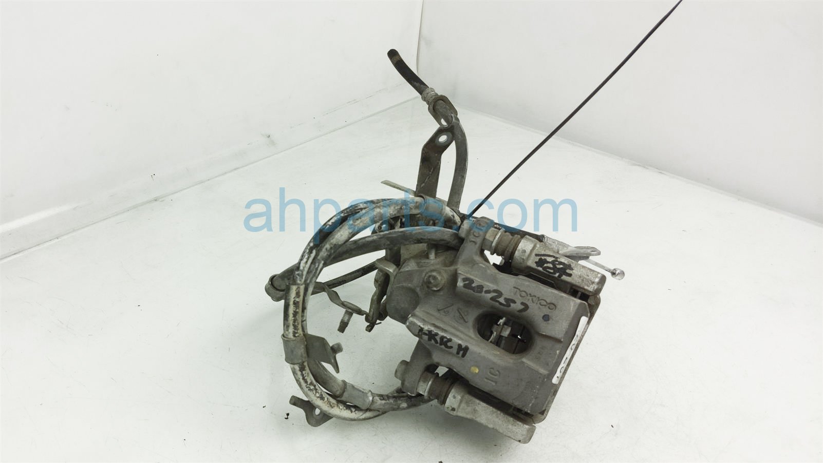 $35 Toyota RR/RH BRAKE CALIPER $35 Toyota RR/RH BRAKE CALIPER