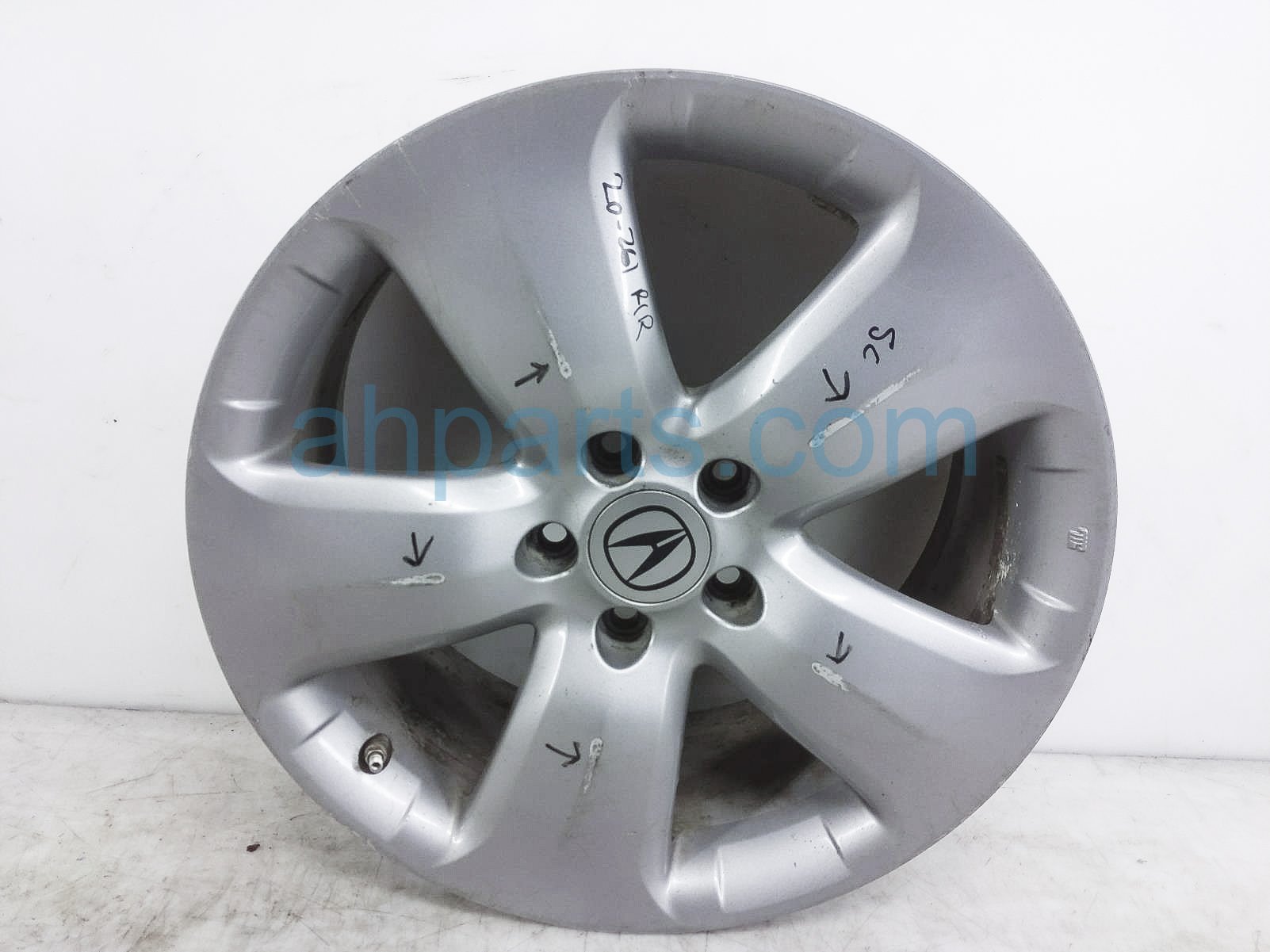 $90 Acura RR/RH WHEEL / RIM - SCUFFS $90 Acura RR/RH WHEEL / RIM - SCUFFS