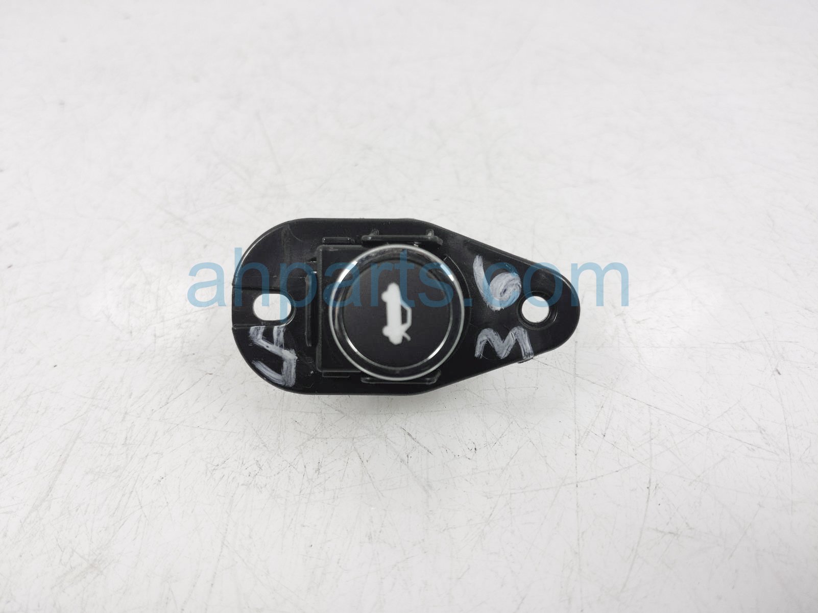 $9 Chrysler TRUNK RELEASE BUTTON $9 Chrysler TRUNK RELEASE BUTTON