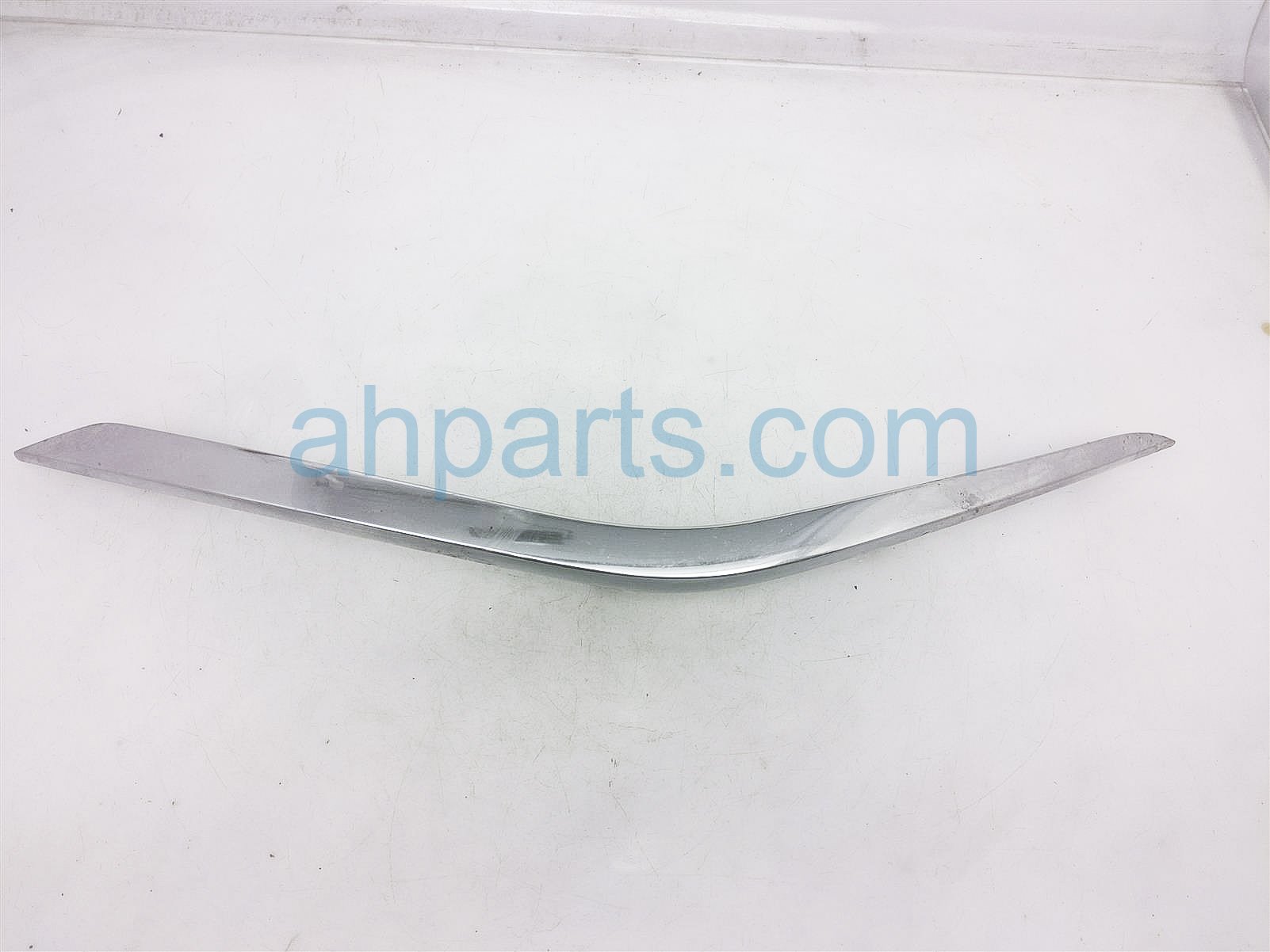 $20 Nissan RH GRILLE EXTENSION MOLDING -CHROME $20 Nissan RH GRILLE EXTENSION MOLDING -CHROME