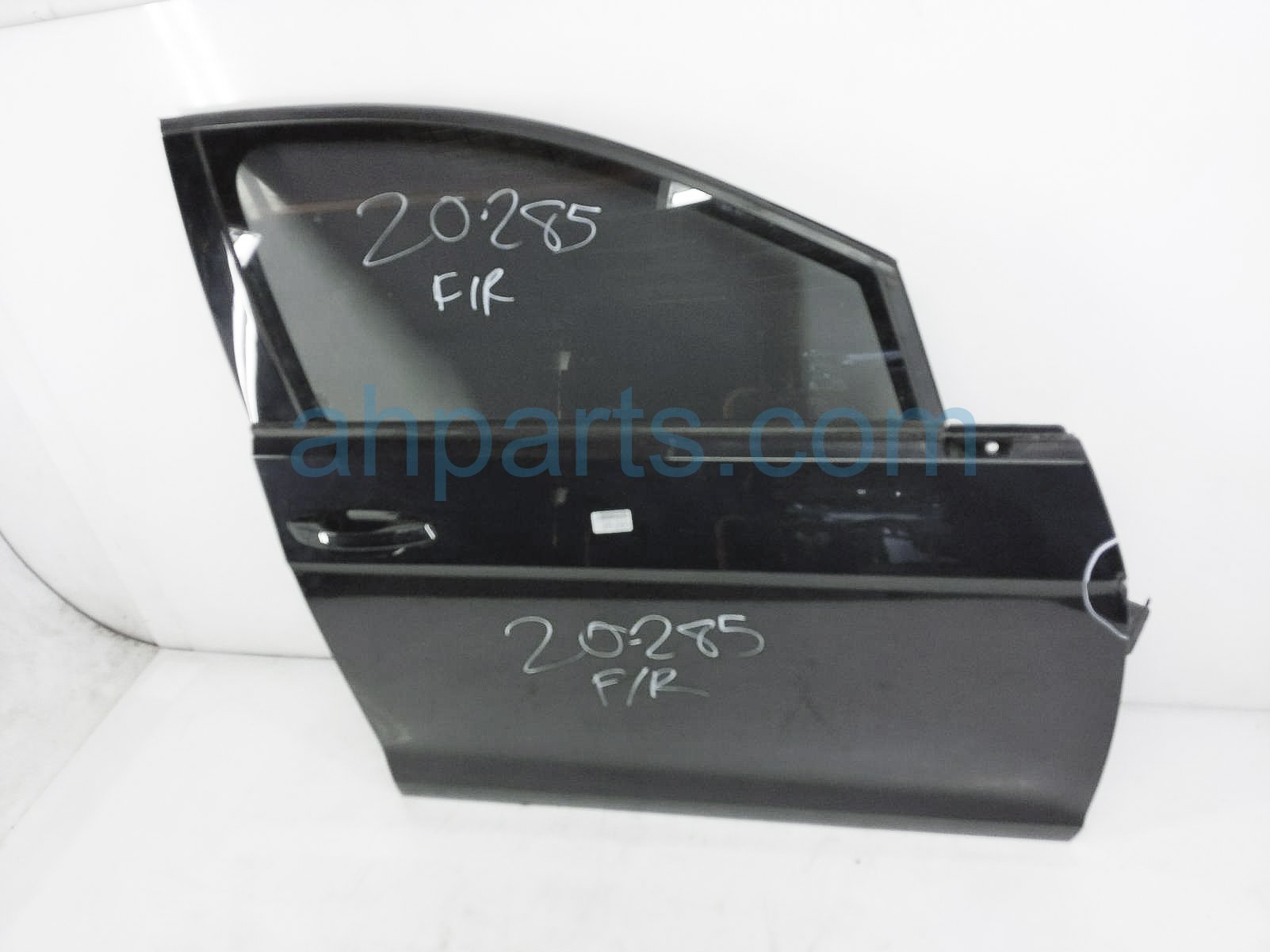 $345 Volkswagen FR/RH DOOR - BLACK - NO MIRROR/TRIM