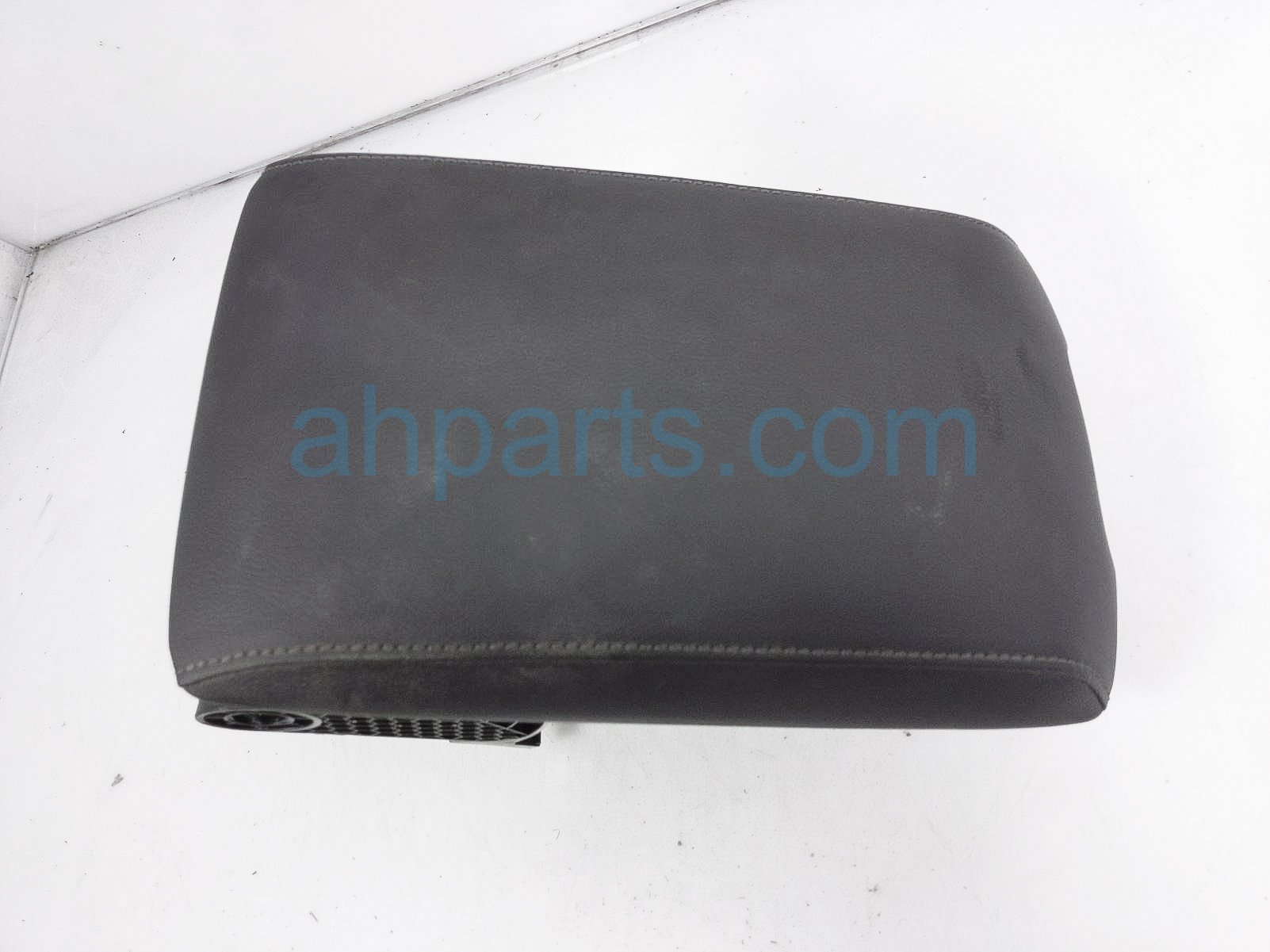 $65 Honda CENTER CONSOLE LID - BLACK $65 Honda CENTER CONSOLE LID - BLACK