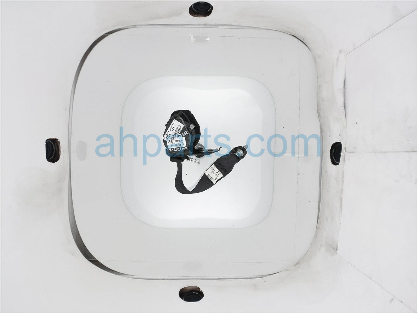 $35 Nissan 2ND ROW MID SEAT BELT - BLACK $35 Nissan 2ND ROW MID SEAT BELT - BLACK