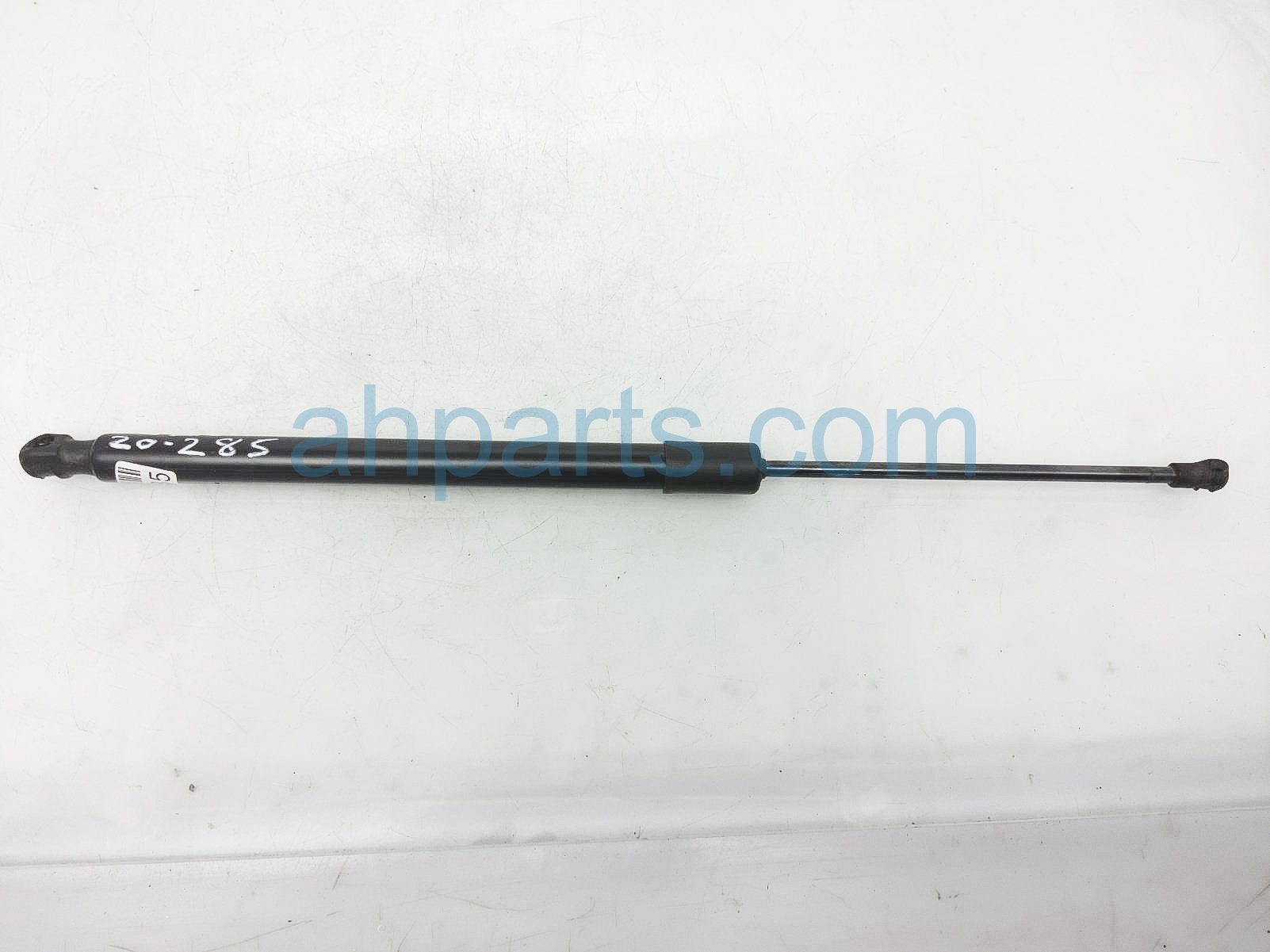$14 Volkswagen LH TAILGATE STRUT / LIFT CYLINDER $14 Volkswagen LH TAILGATE STRUT / LIFT CYLINDER
